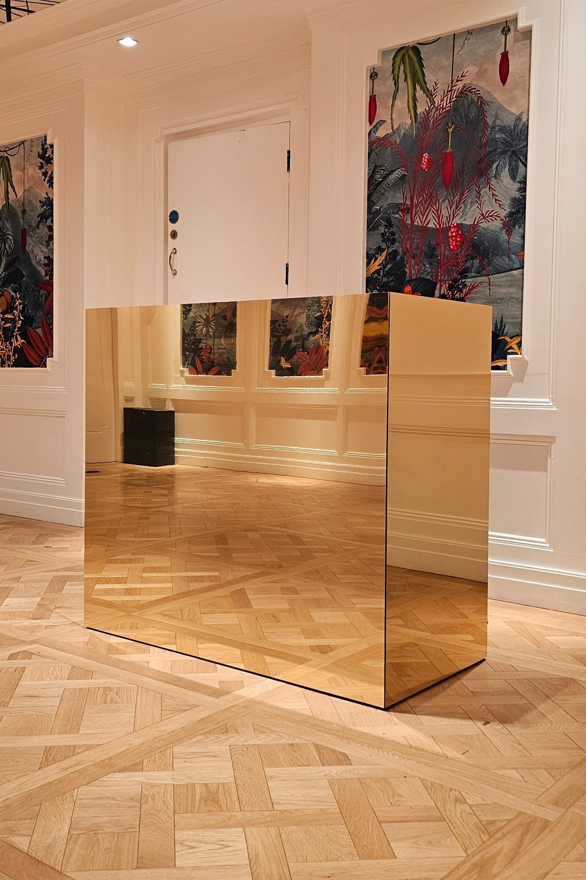 GOLD MIRROR DJ DESK