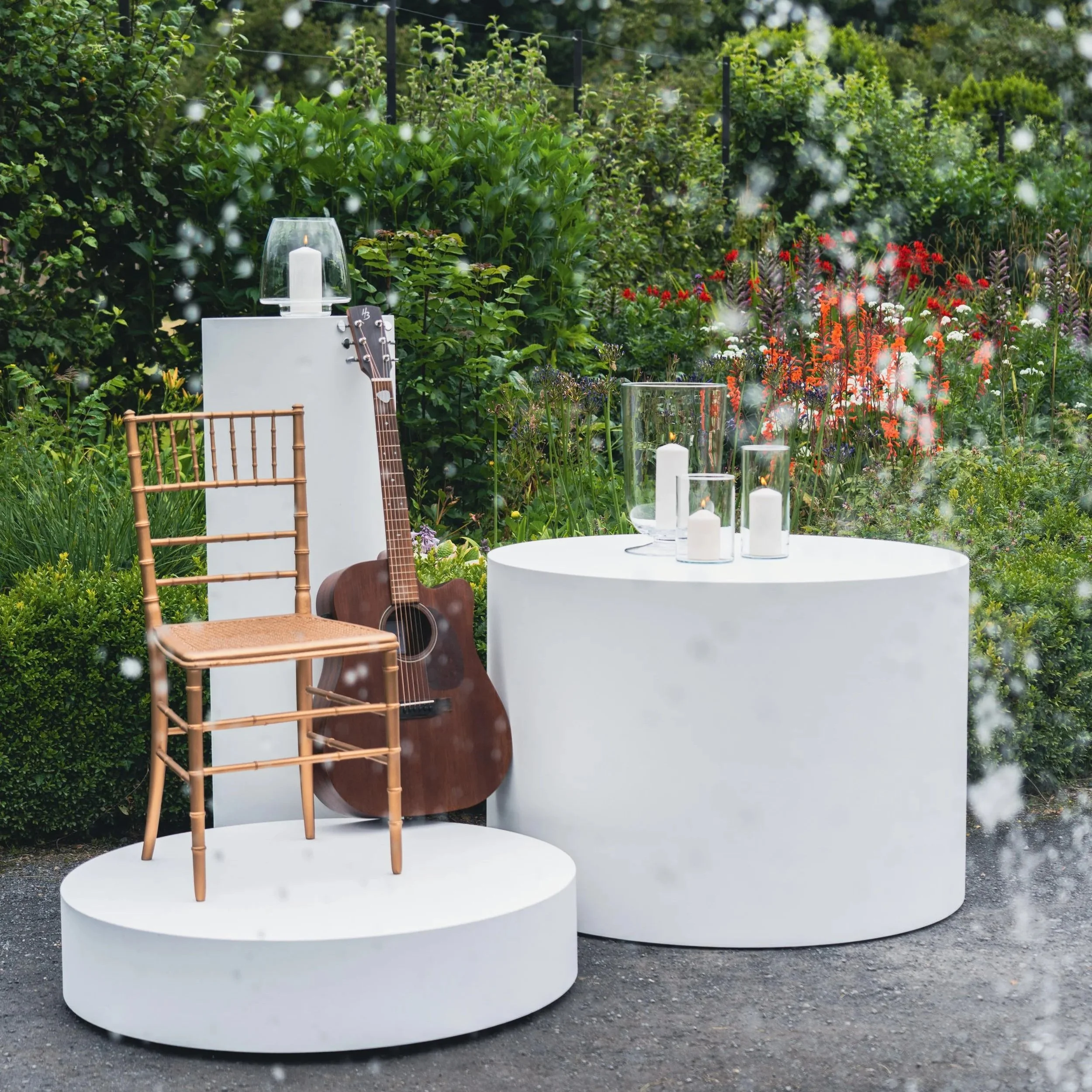 HIRE+LOVE+EVENT+HIRE+WHITE+ROUND+PRODUCT+DISPLAY+PLINTH.jpg