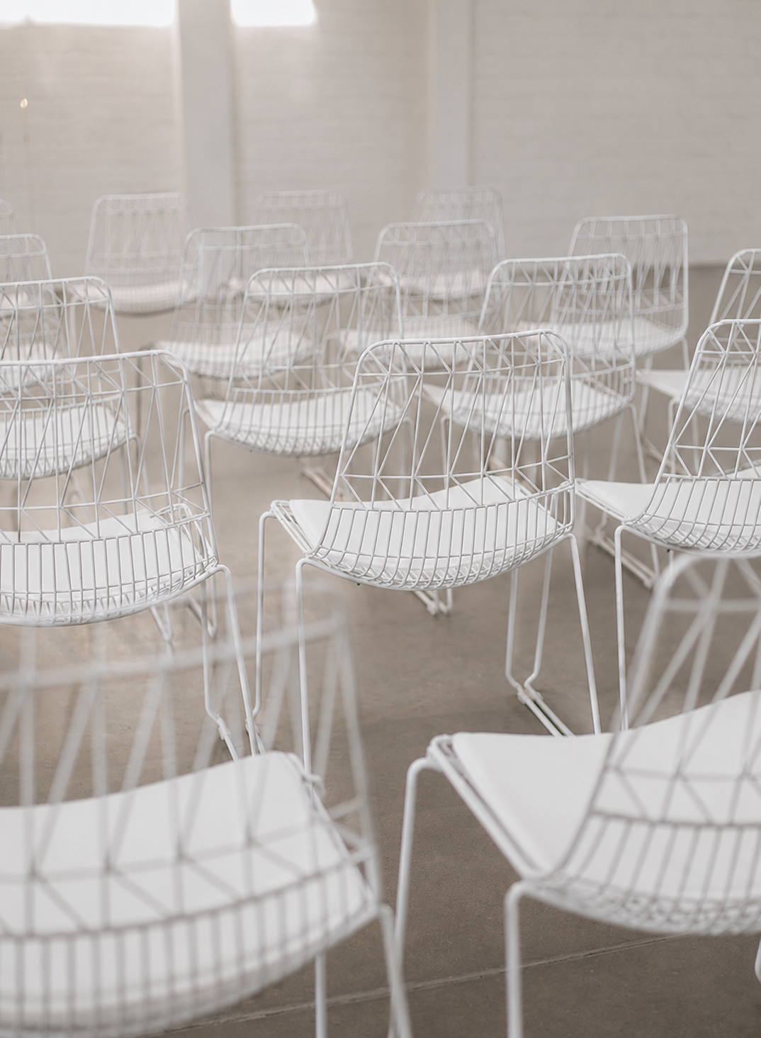 WHITE LUCY CHAIR