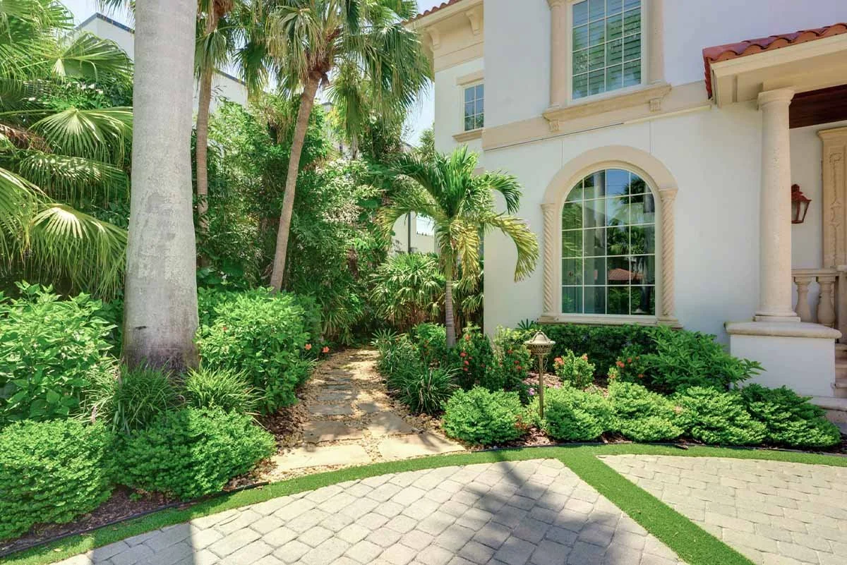 The Florida Landscape: Beauty Without the Burden