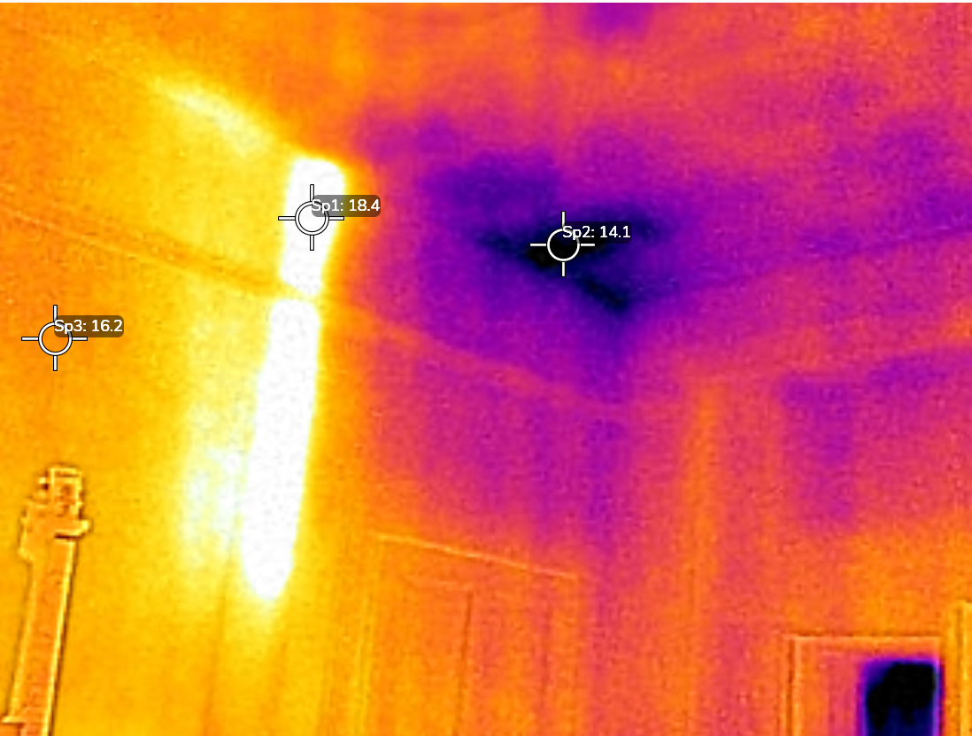 Heat Surveys_Unlagged pipes in a wall.png