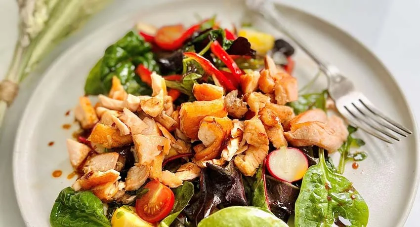 CRISPY SALMON RAINBOW SALAD