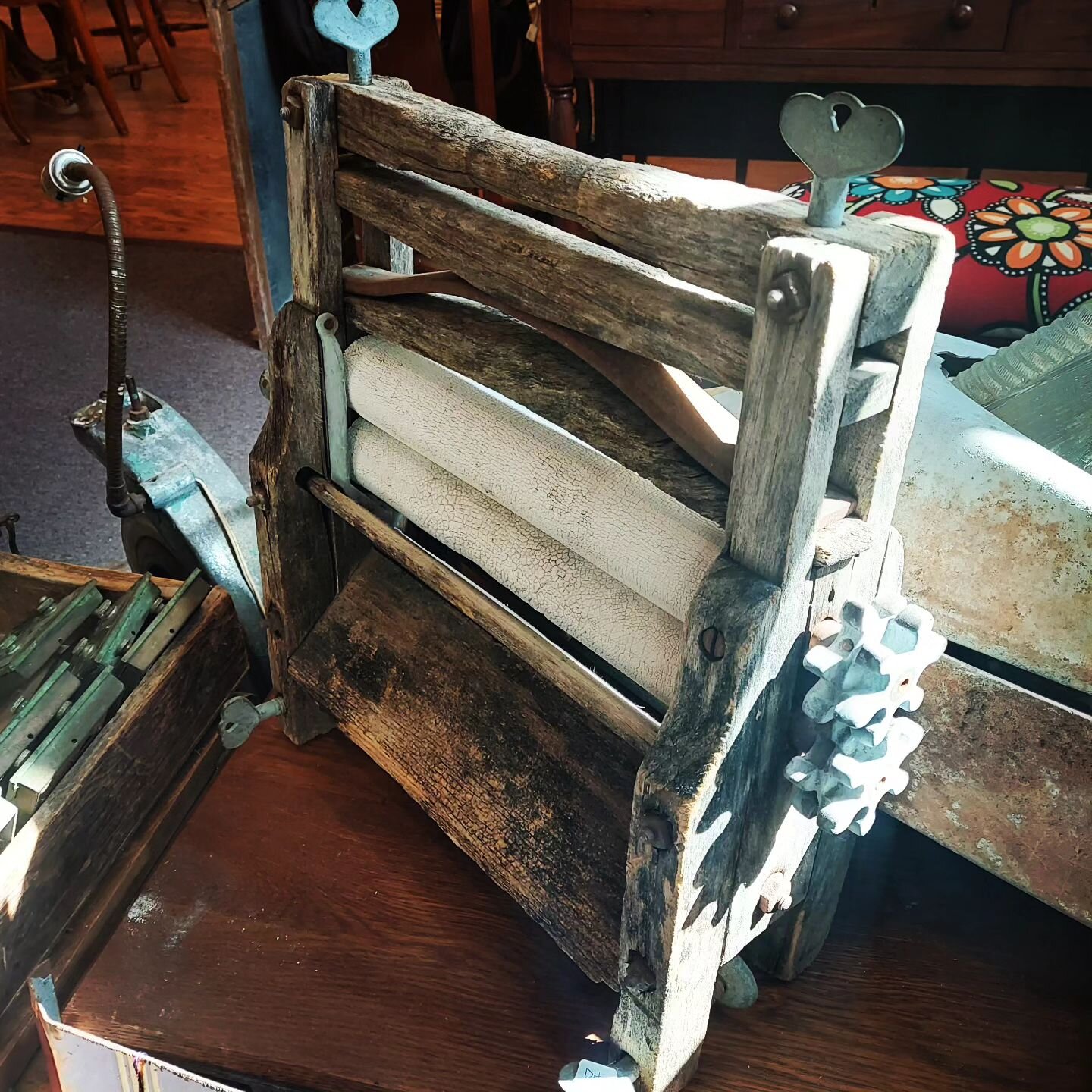 I'm glad this isn't how I have to do the laundry. But I dig the object-ness of this antique wash wringer.

#antiques #vintageshop #wringerwasher