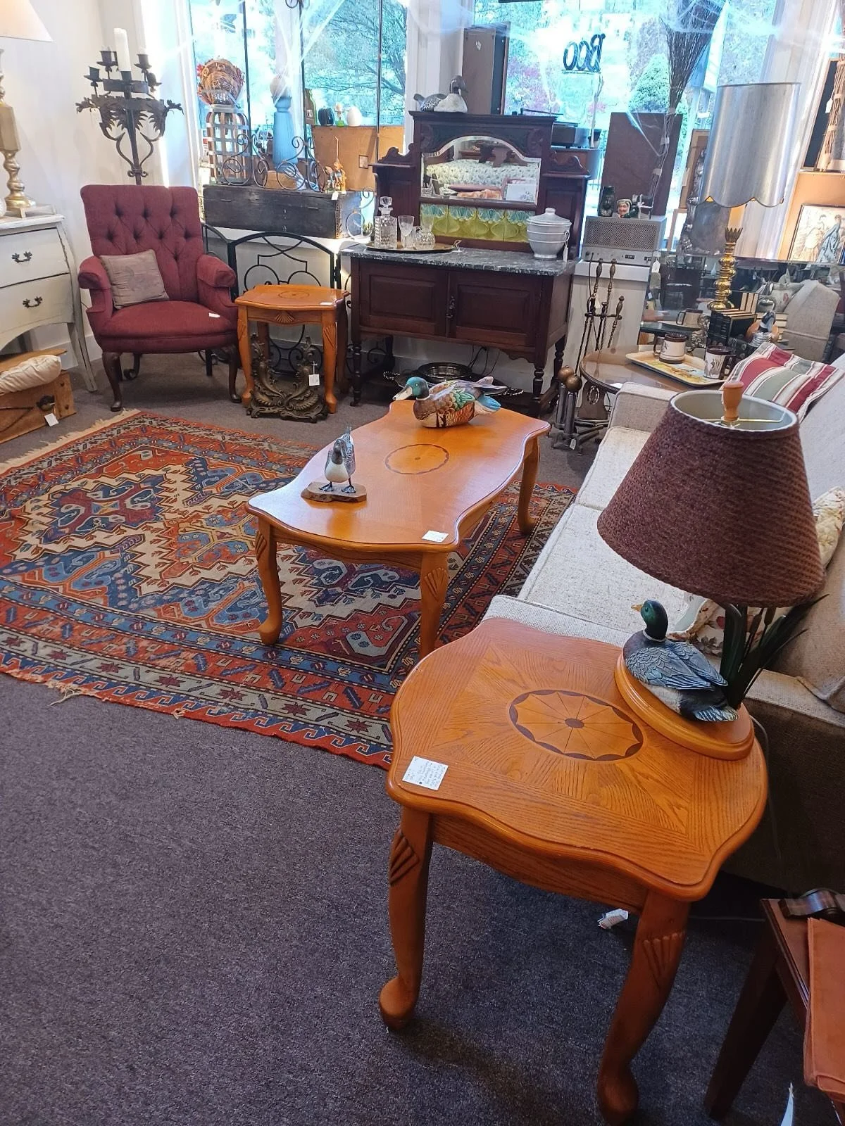 Some great new pieces in the shop this weekend. What kinds of things would you like to see more of? 🪑 🛋️ 🛌 🕰️🖼️🪞🪆