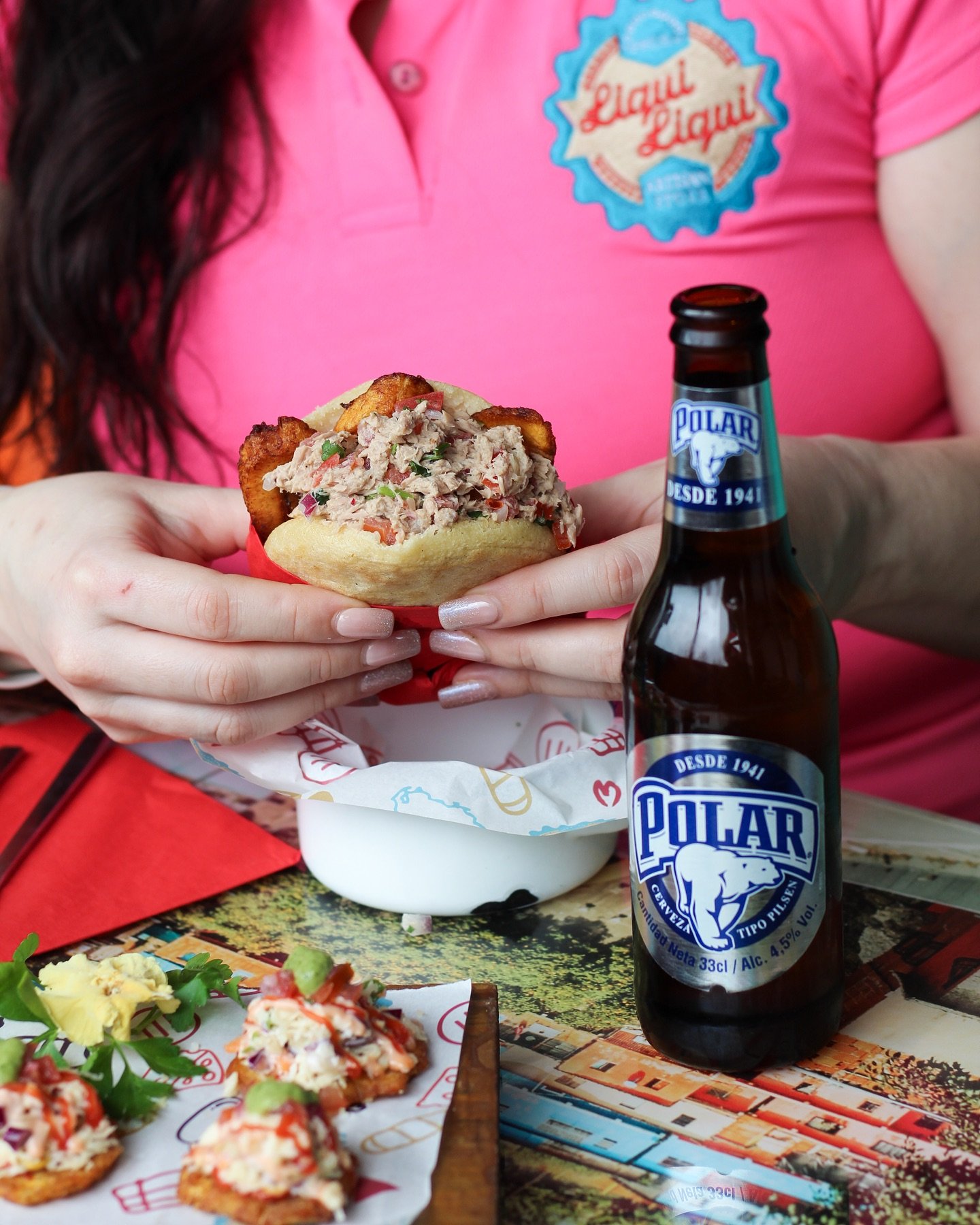 Sunshine and arepas: the perfect duo ☀️🤤