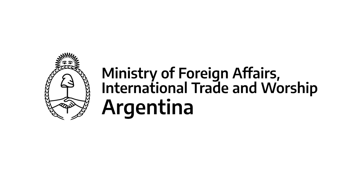 Logo of the Ministry of Foreign Affairs, International Trade, and Worship of Argentina featuring a shield with a handshake surrounded by a laurel wreath.