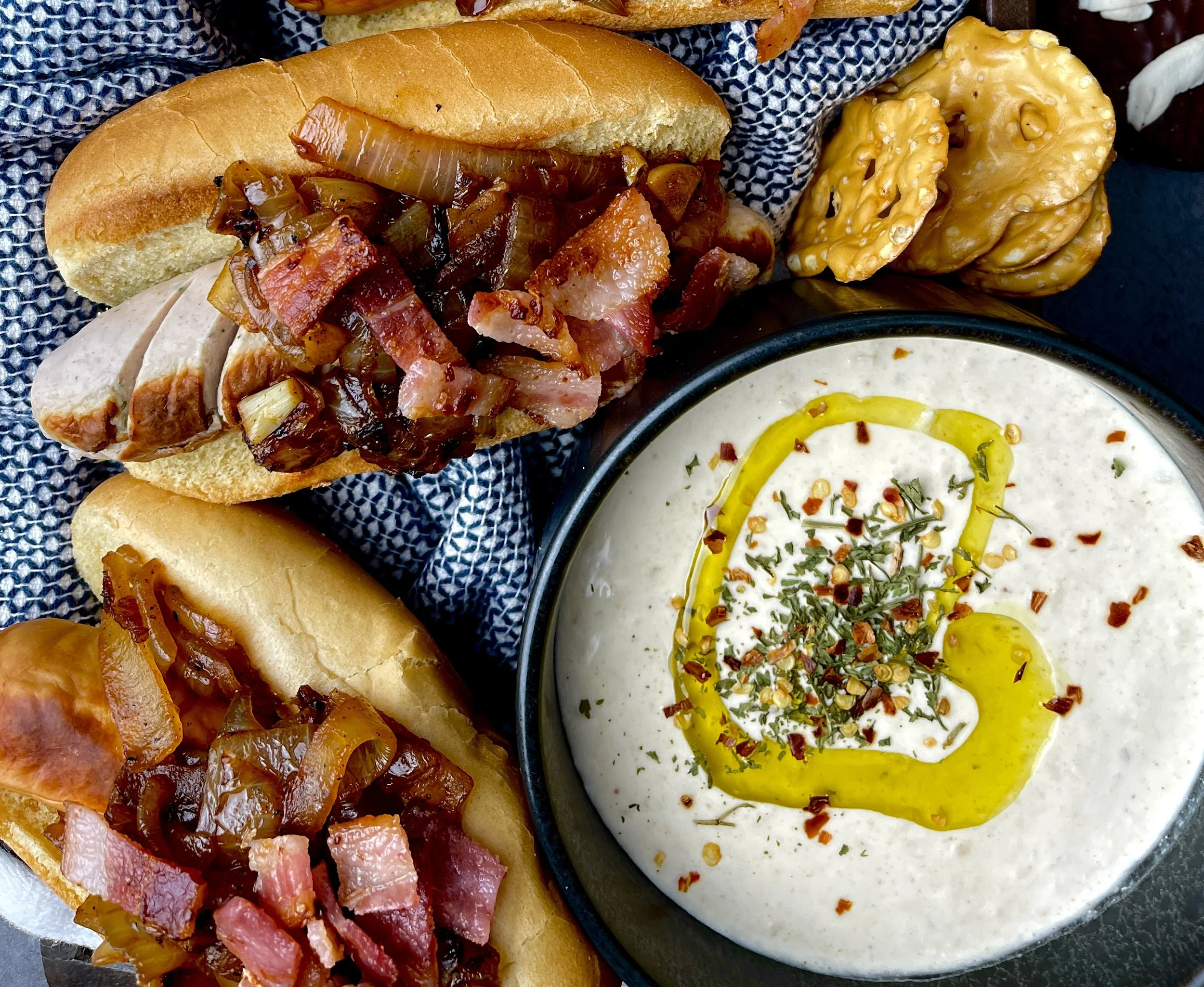 CREAMY GARLIC FETA DIP