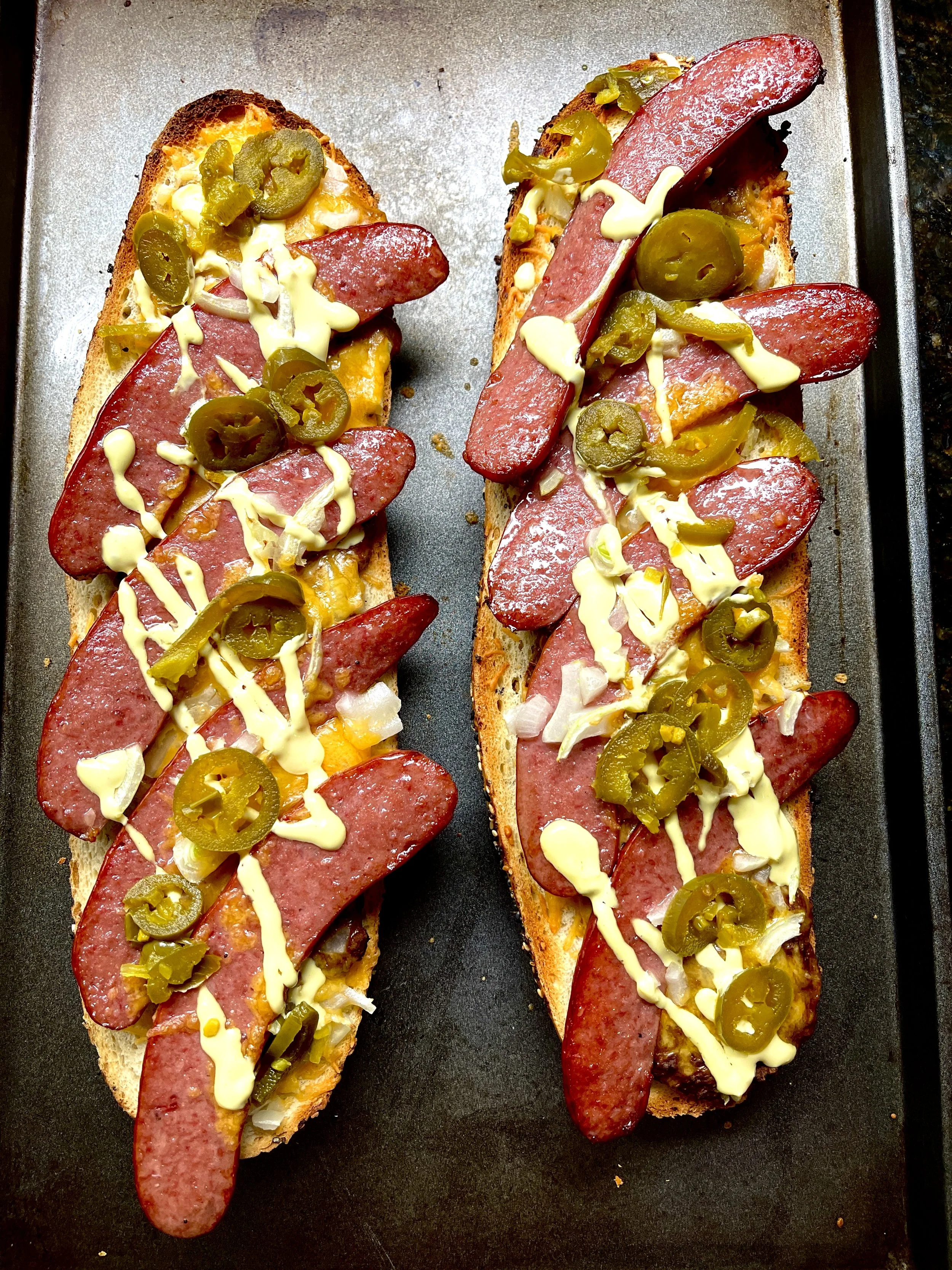SMOKED SAUSAGE CHILI FRENCH BREAD PIZZA