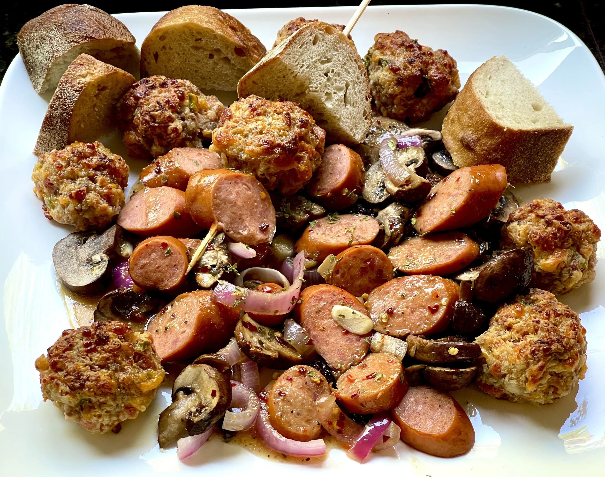 BREAD DIPPING SAUTÉED SMOKED SAUSAGE MEDLEY