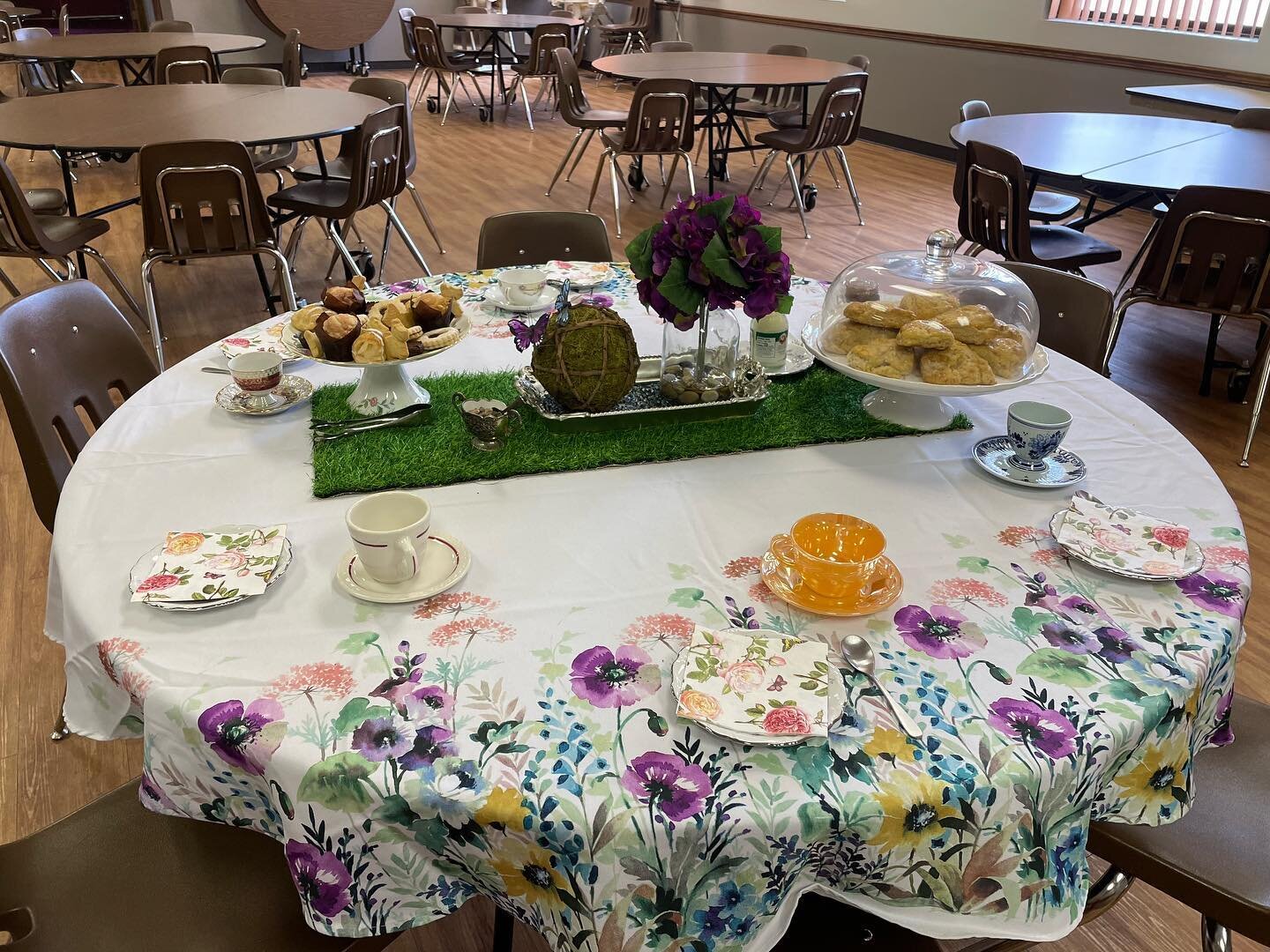 I didn&rsquo;t get any action shots but I had a ton of fun setting up a tea party for Girl Scout Troop 08438 in Grand Island. We did a full 3 course afternoon tea and learned propped tea etiquette. I had a blast! 🥰☕️🫖 

#goldenbadgerbakeshop #girls