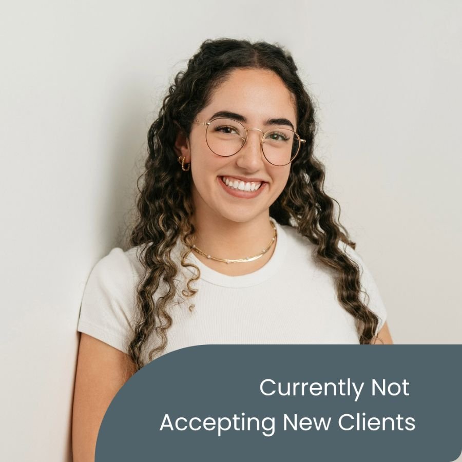 headshot of Stephanie Chimienti,  therapist at Counselling & Co.