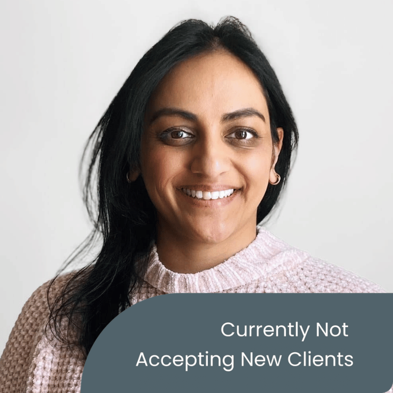 headshot of Sapna, intern therapist at Counselling and Co