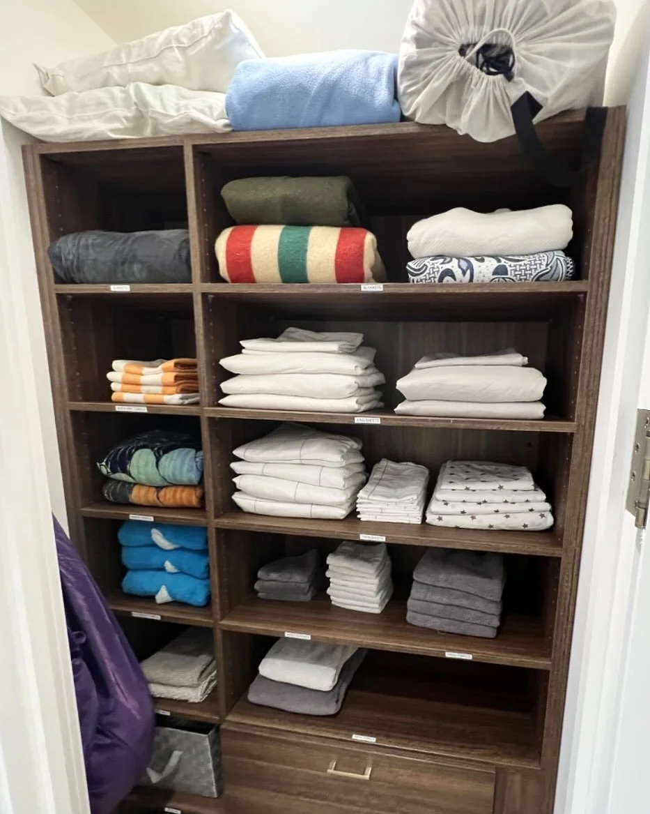 There&rsquo;s something so satisfying about perfectly folded towels and linens ✨

#linenlove #foldedtoperfection #sortandsettle