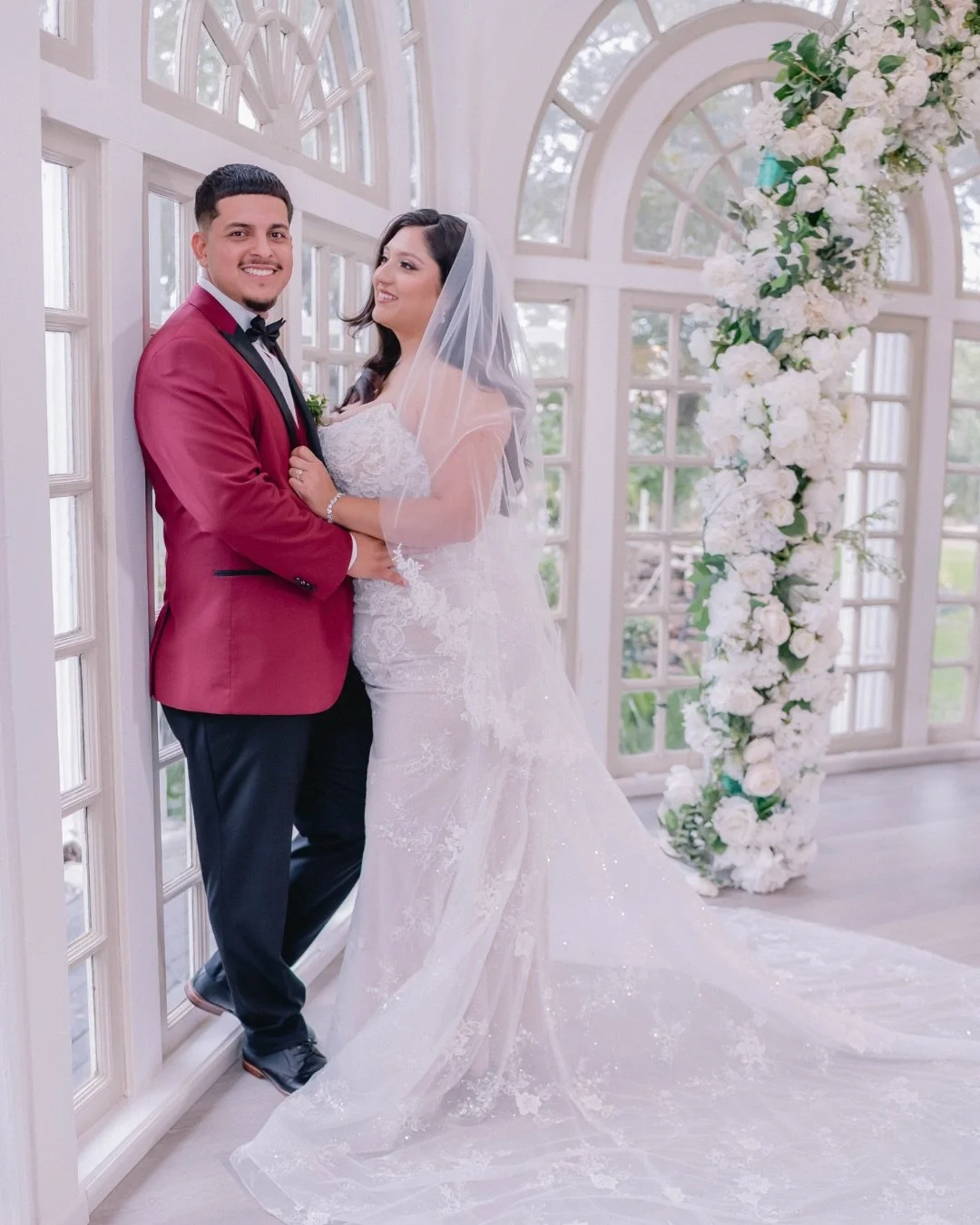 A royal red wedding filled with love, romance, and the most beautiful touches of red ❤️ From the elegant d&eacute;cor to the elote cart, late-night snacks, and everyone dancing the night away, every moment felt joyful, unforgettable, and full of love