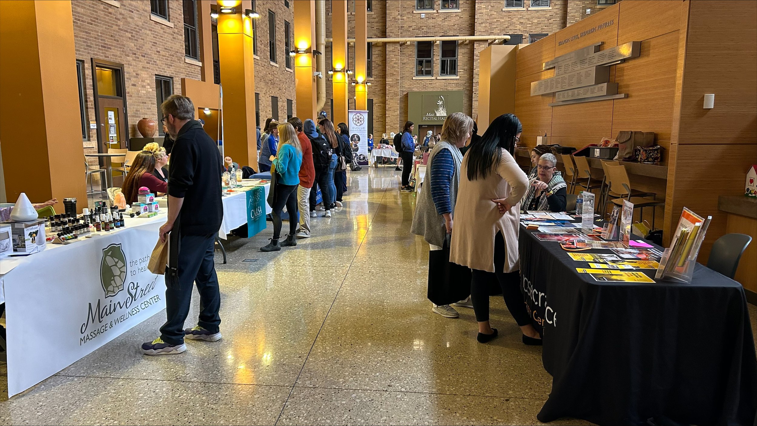  BCU students and faculty learning about different venders that were at the Health and Wellness event.&nbsp;&nbsp; 