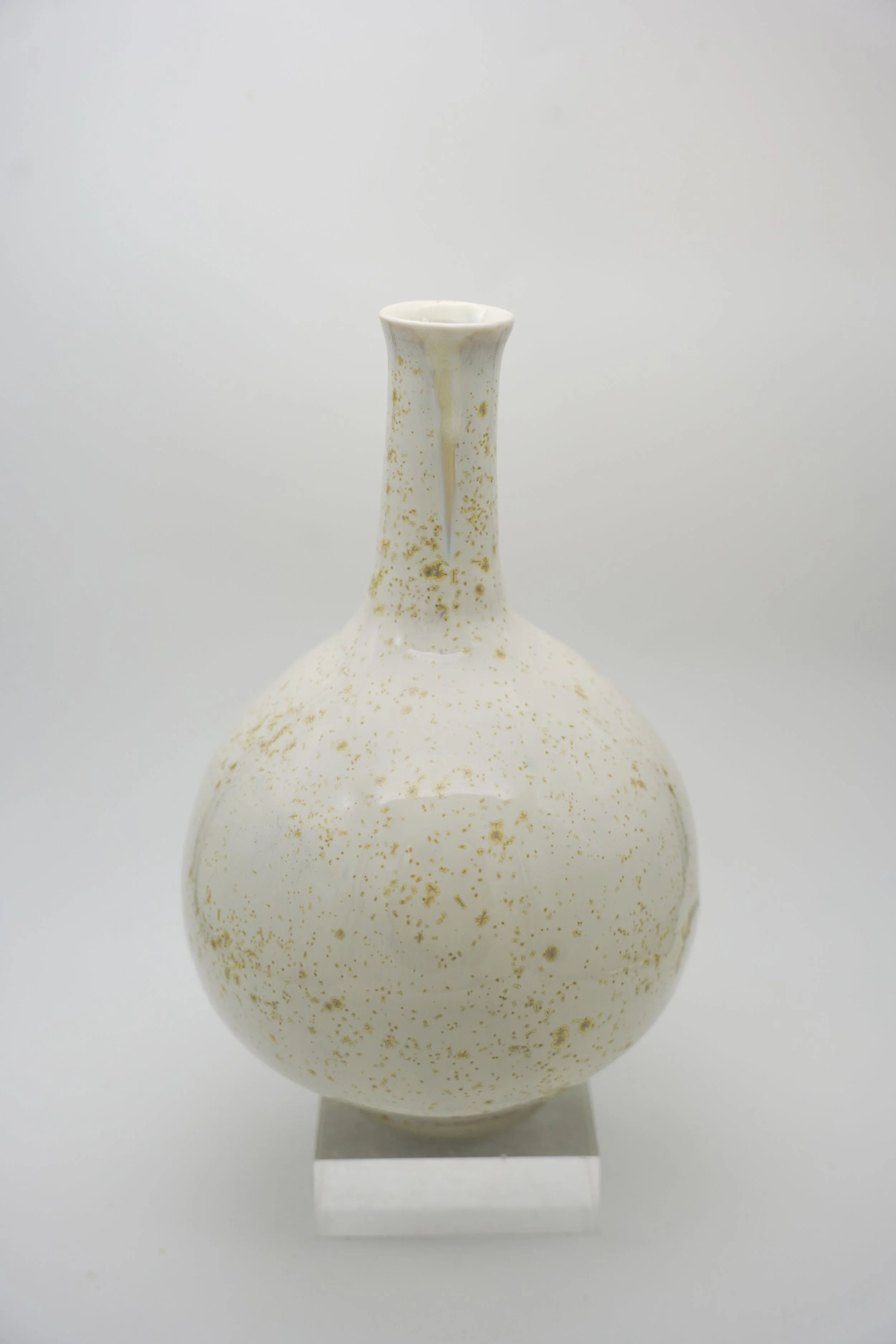Moon Vase in Crystal Cream