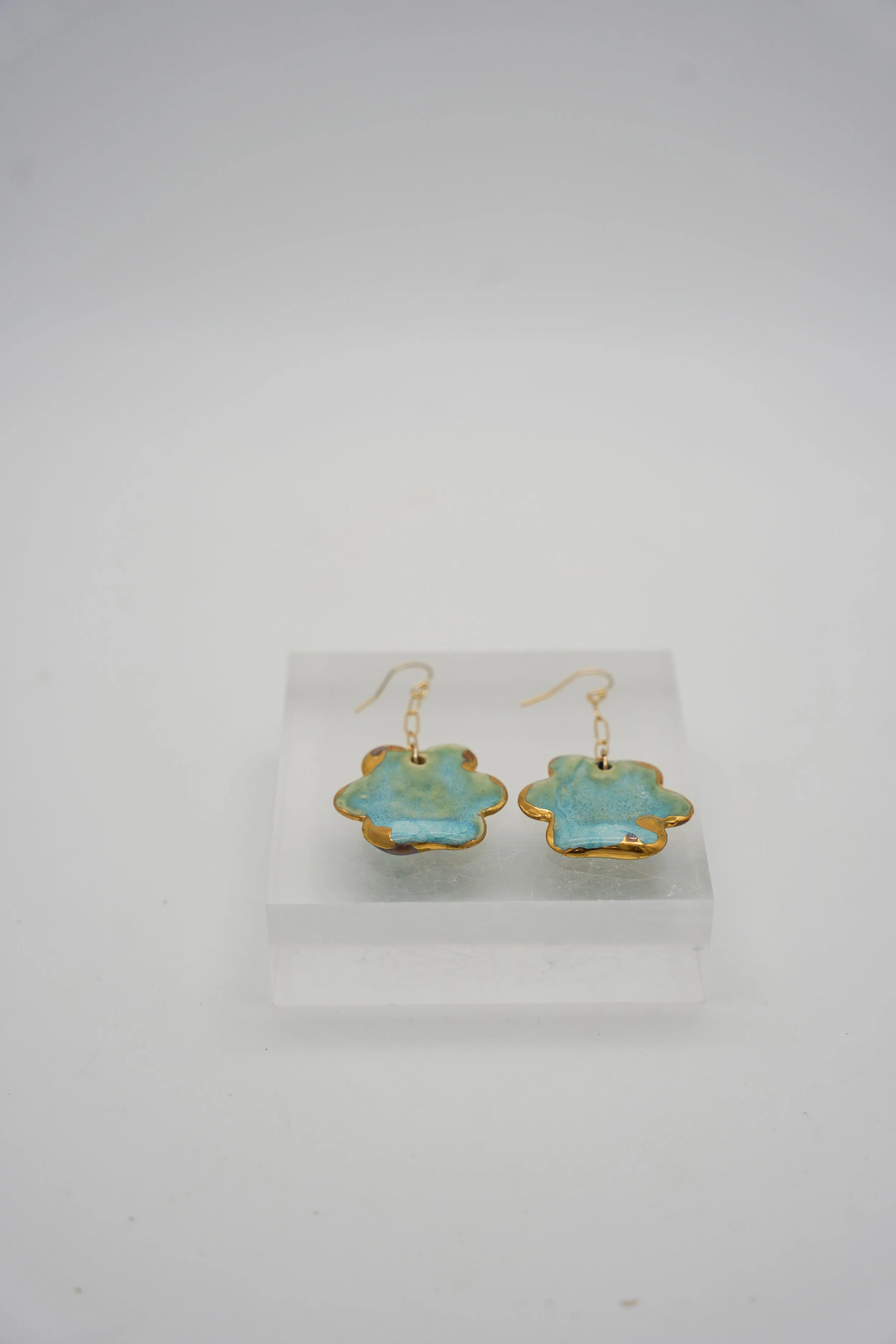 Daisy on Gold Filled Small Paper Clip Chain in Turquoise