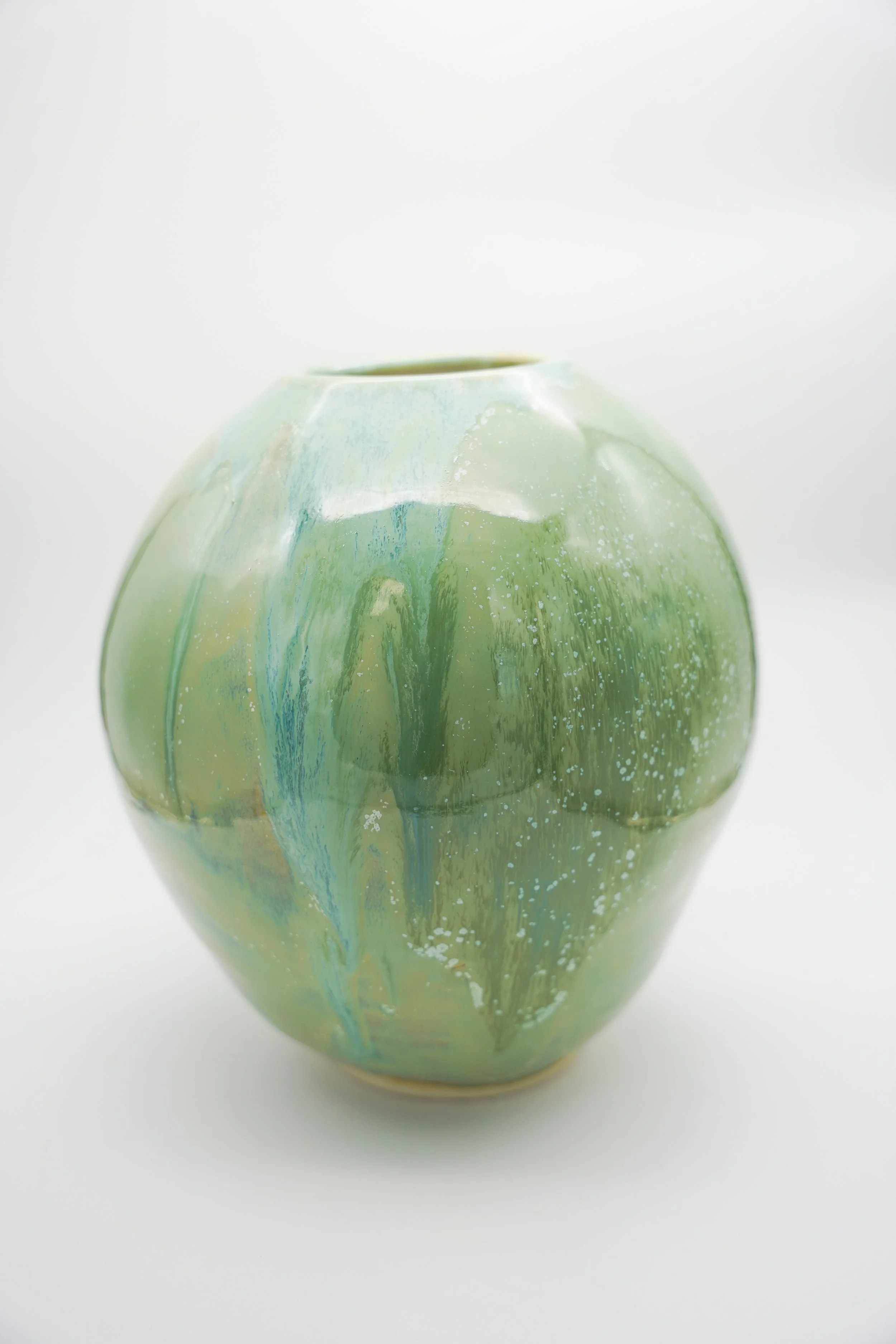 Vase in Green Ivy