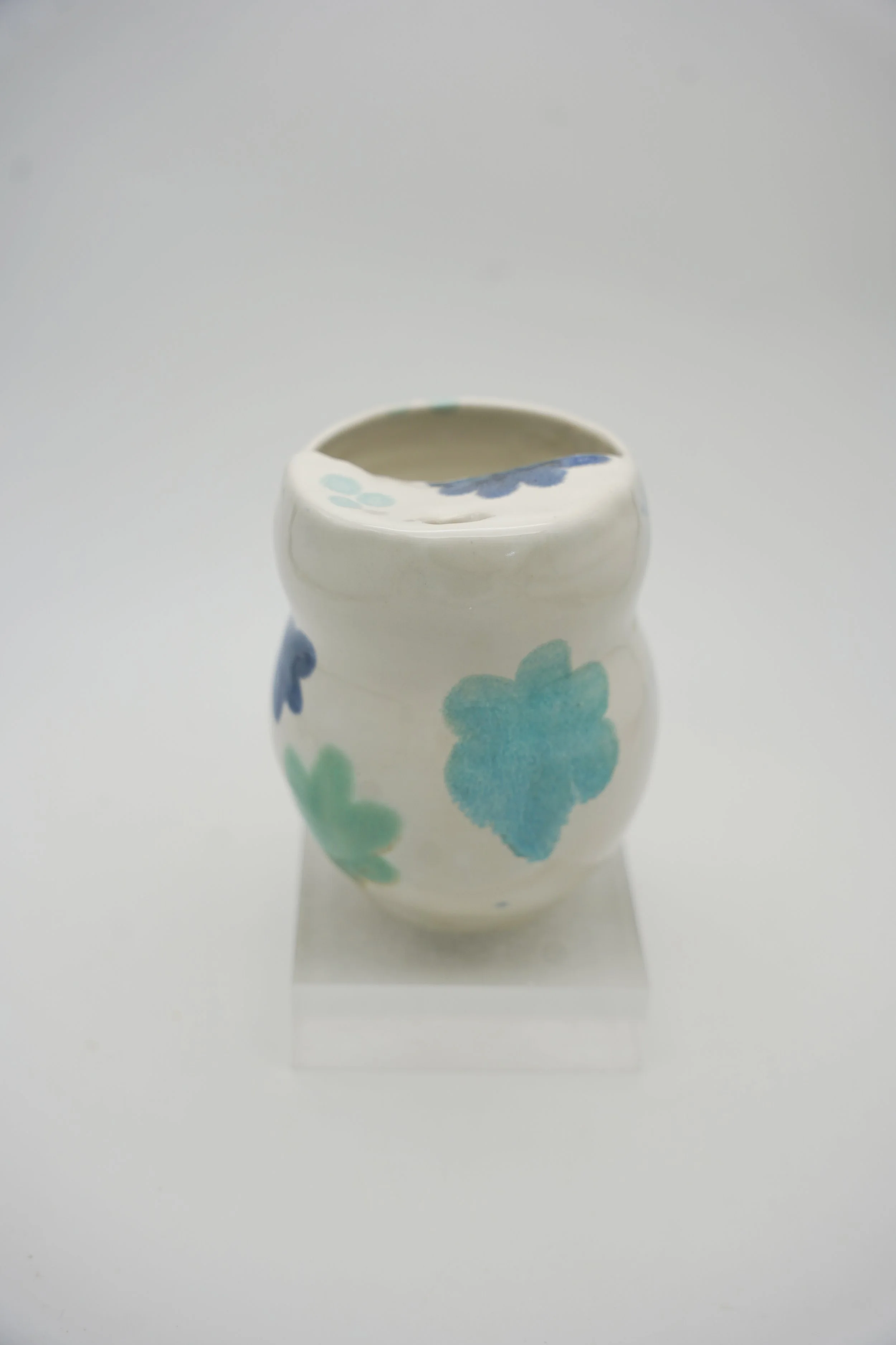 Curvy Sipper with Lid in Springtime