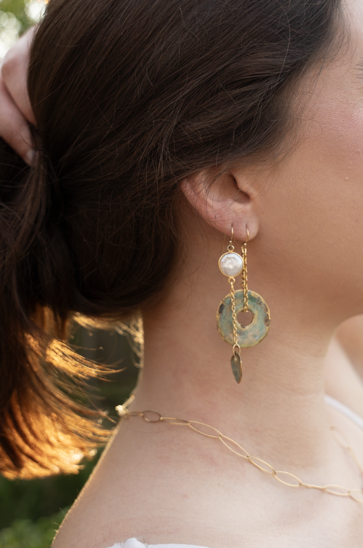 Spring Pearl and Small Green oval Dangle Earring