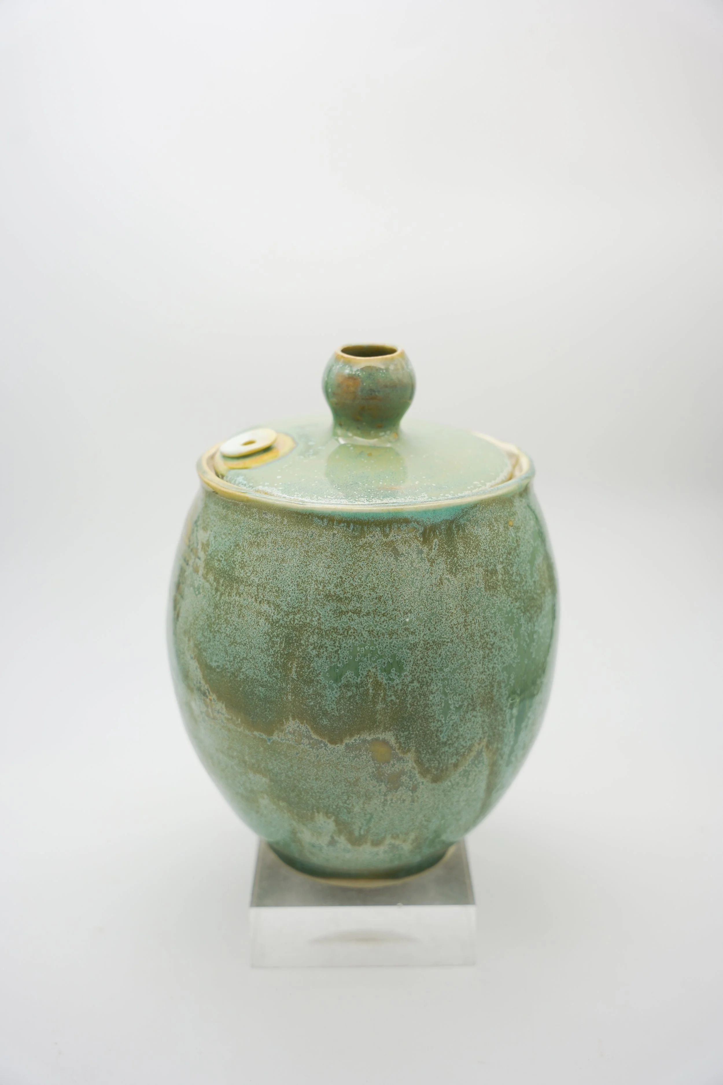 Large Round Jar in Green Ivy