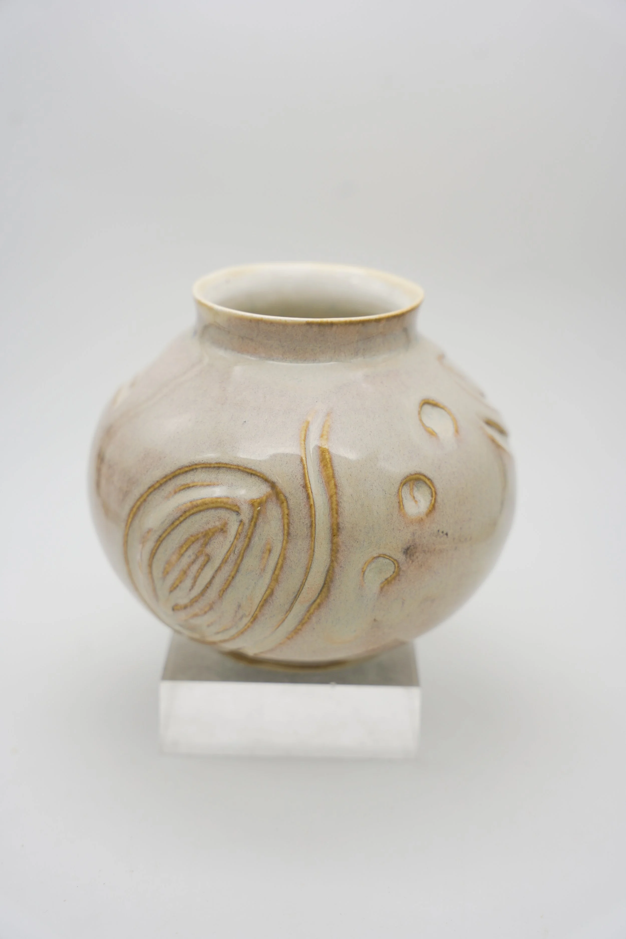 Small Carved vase in Blush Pink