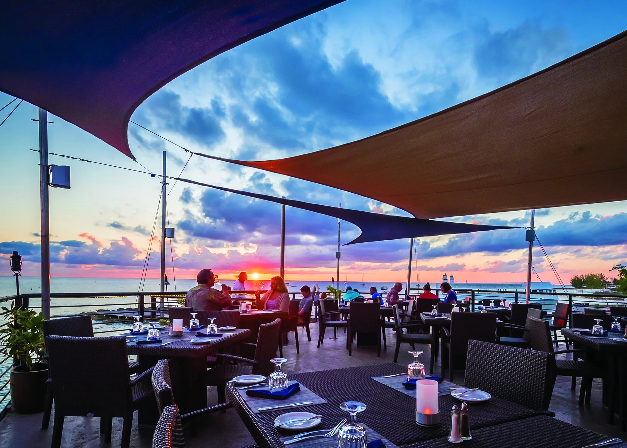 LOBSTER POT GRAND CAYMAN