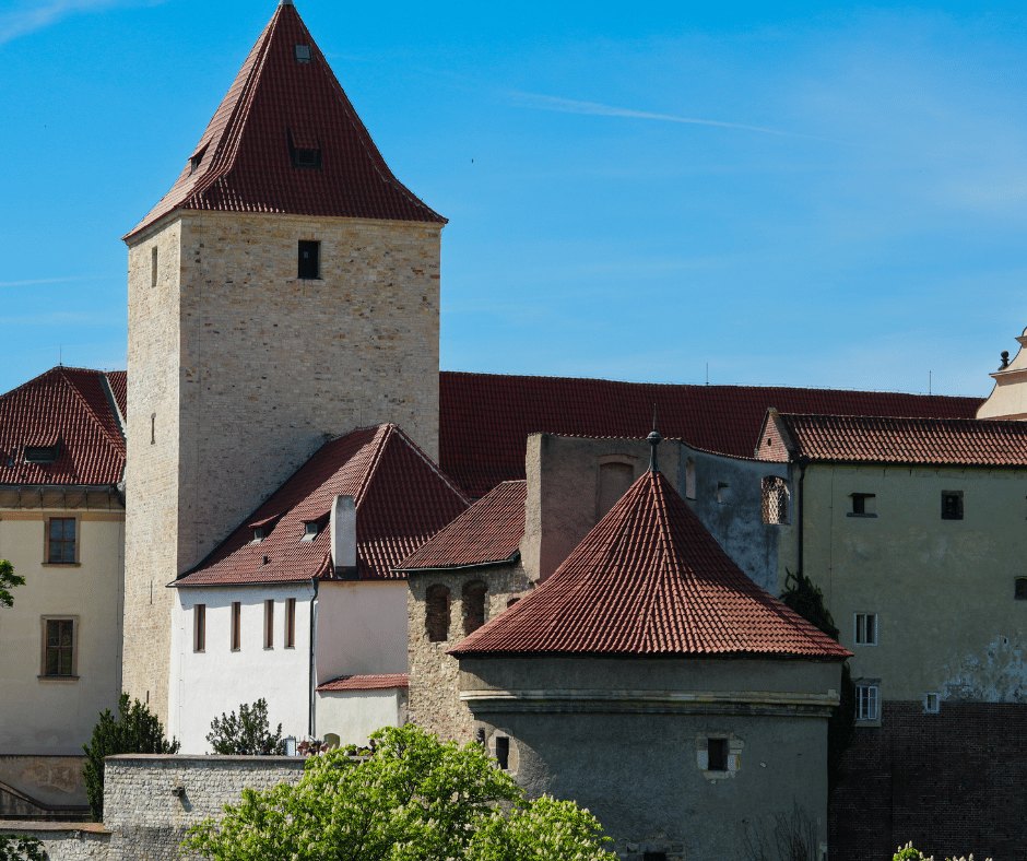 What are the best medieval sites to visit in Prague