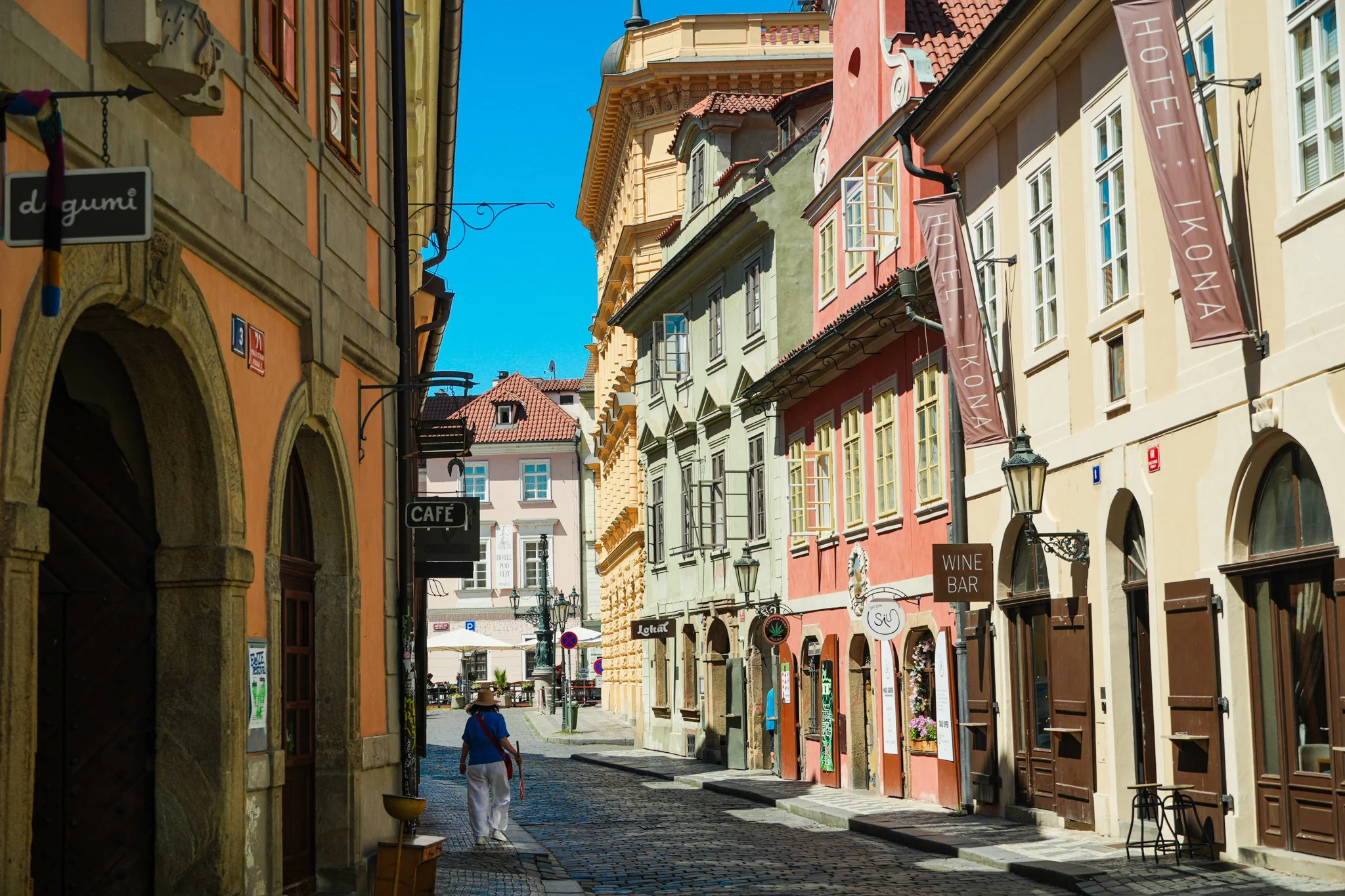 mala strana s-100.jpg