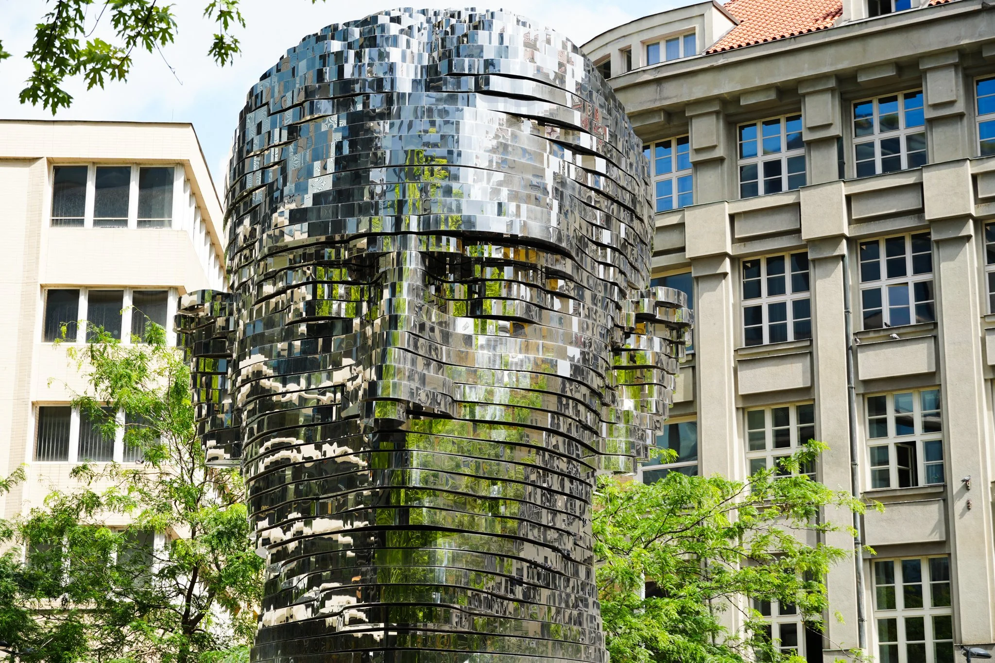 Rotating head of Franz Kafka