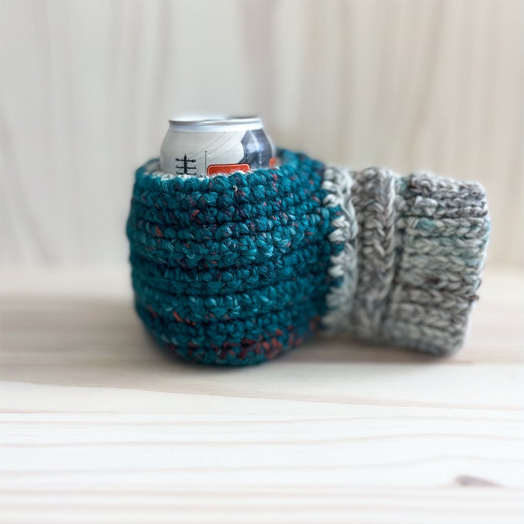 TailgateMitt_Teal Flame_front w beer.jpg