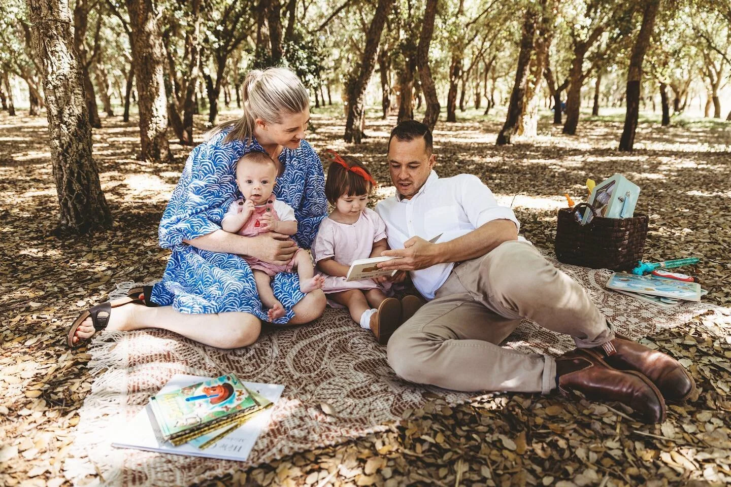Who&rsquo;s up for a tea party in the forest? 🫖

#simonegreenphotography #canberraphotographer #familyphotography #canberrafamilyphotographer #canberrafamilyphotography