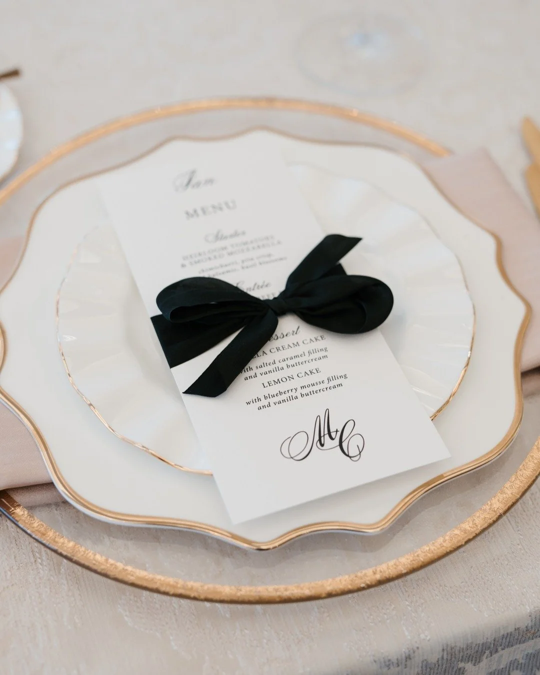 Delicate details ✨

Planning &amp; Design - @weddingsbystardust
Beauty - @acieartistry, @tousledstudio
Ceremony Musicians - @seranatastringsdfw
Engravery - @monsherriink
Entertainment - @emeraldcityband, @leforcedj, @joshgoode
Floral - @branchingoute