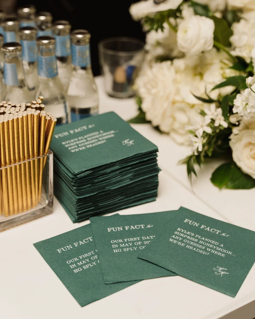 Your bar deserves more than just glasses, custom accents and curated touches take it from simple to unforgettable.
Planning & Design - @weddingsbystardust
Bakery - @fancycakesbylauren
Beauty - @beautyandtheblush, @jennathomasbeauty
Entertainment