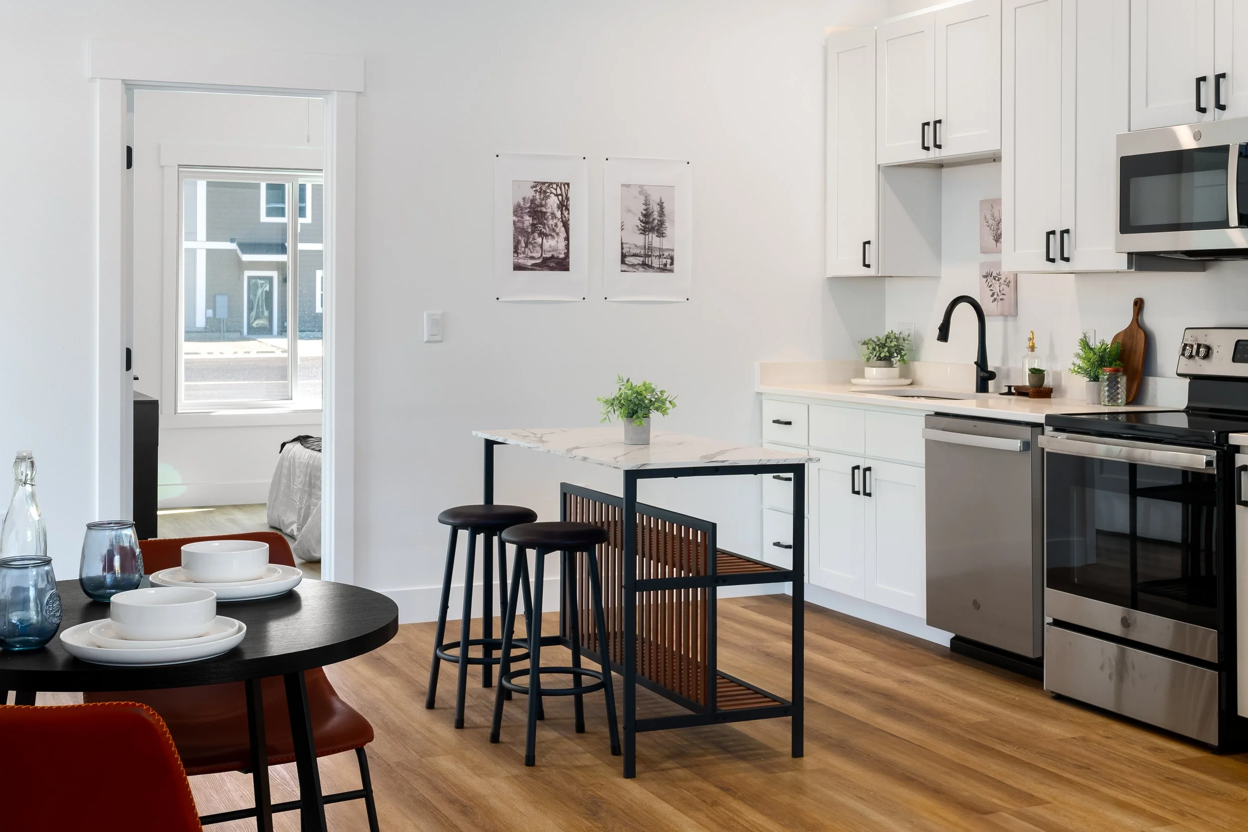 Craig_Kitchen_Dining_Bedroom.jpg