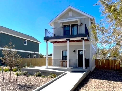 Exterior 4.jpg
