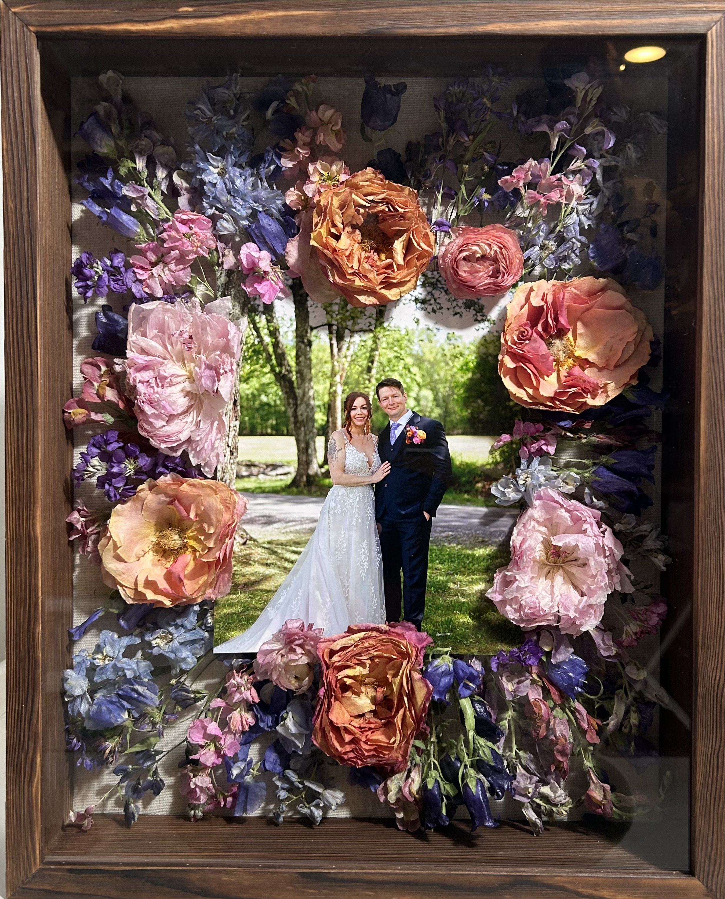 16x20 shadowbox with 8x10 photo (Circular design)
