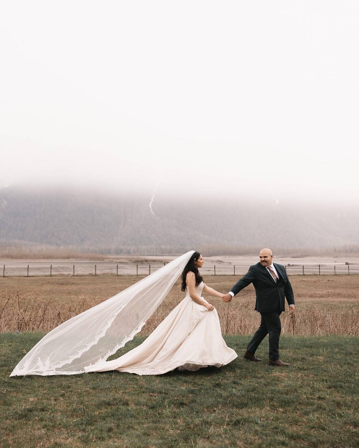 Juan &amp; Leonor ❤️

#bcweddingphotographer #bcweddingphotography #fraserriverlodgeweddings #vancouverislandweddingphotographer