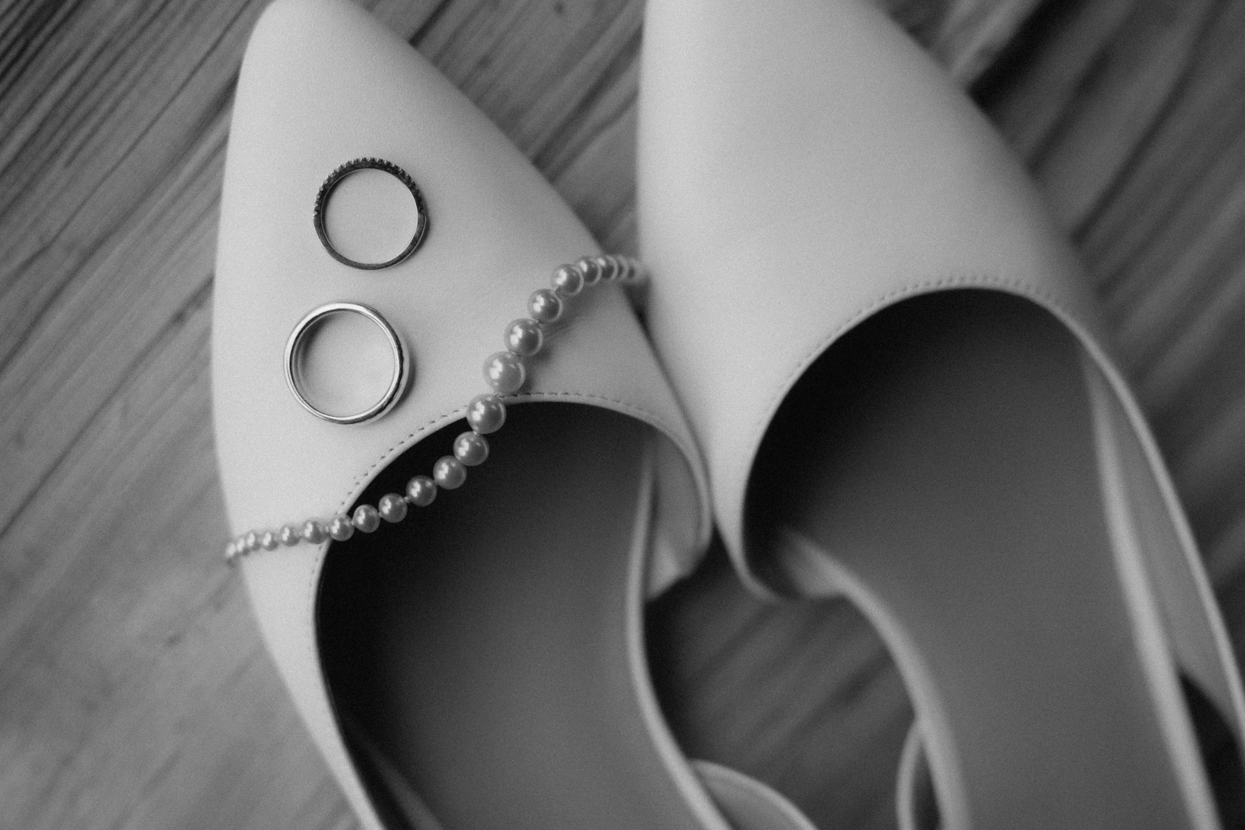 20 Commonly Forgotten Items in the Bridal Getting Ready Suite