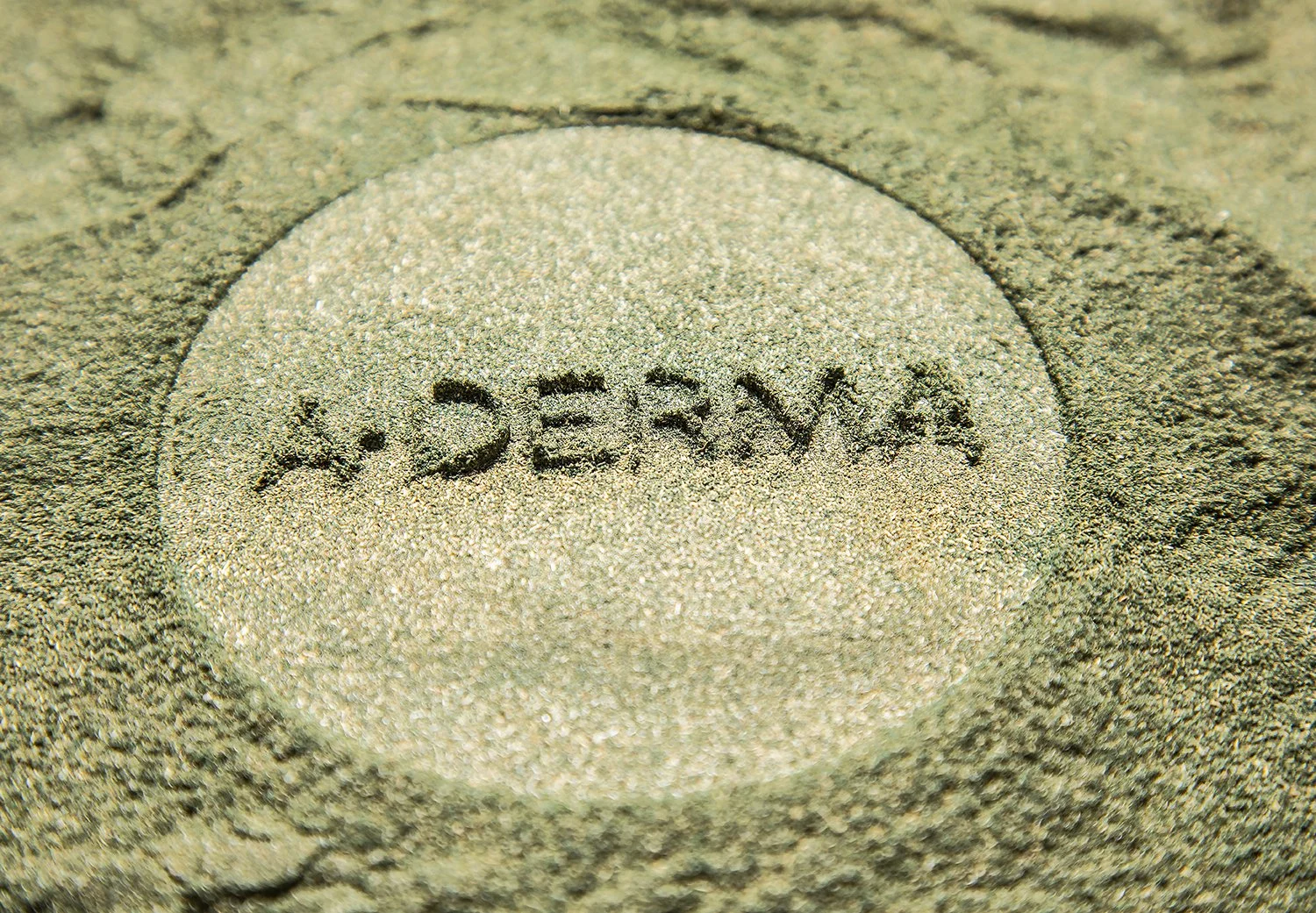 Danny_Miller_©2024_Aderma_01.jpg