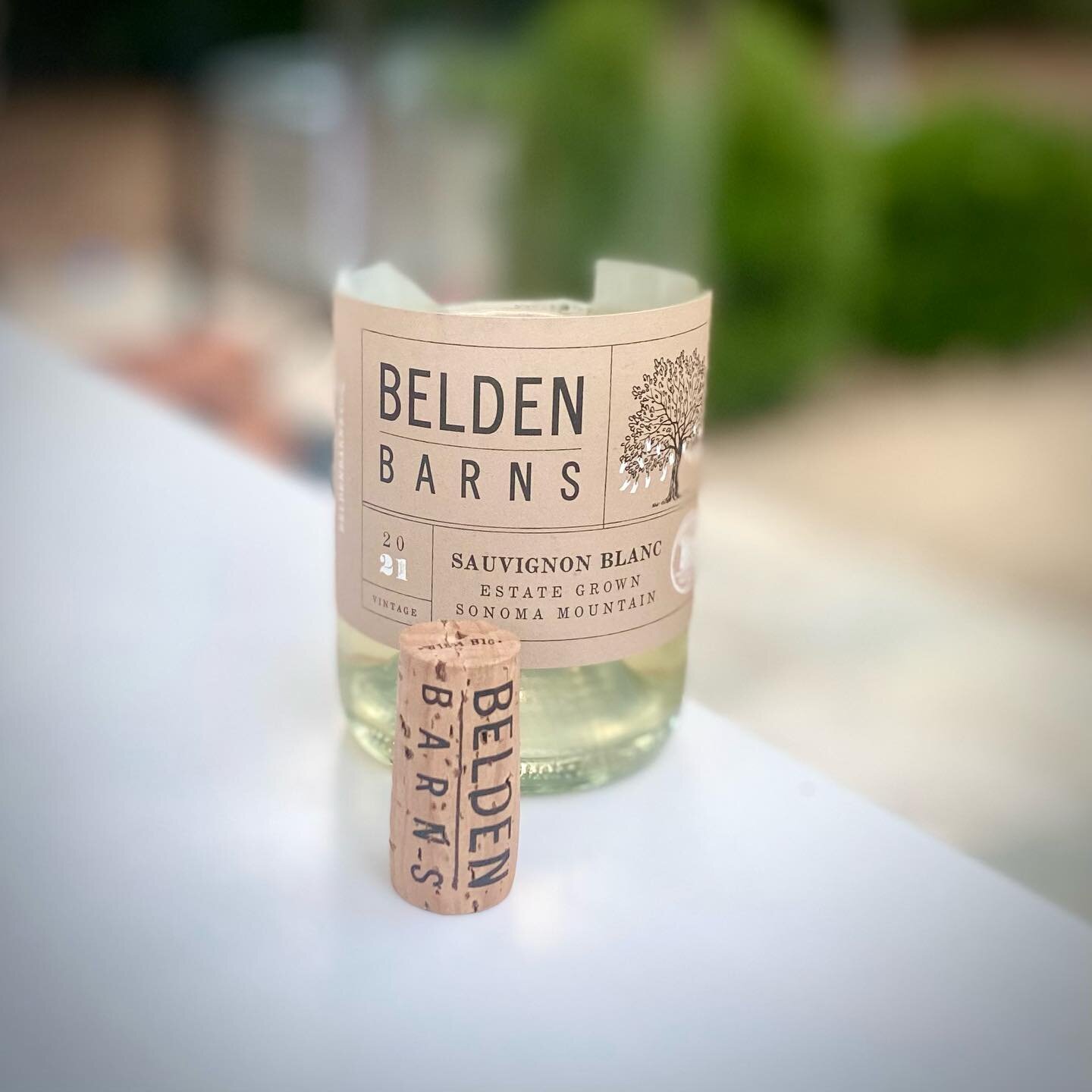 We absolutely love @beldenbarns SB. 

#ganau #ganaucork #naturalcork #ganauamerica #sauvignonblanc #sonomamountain