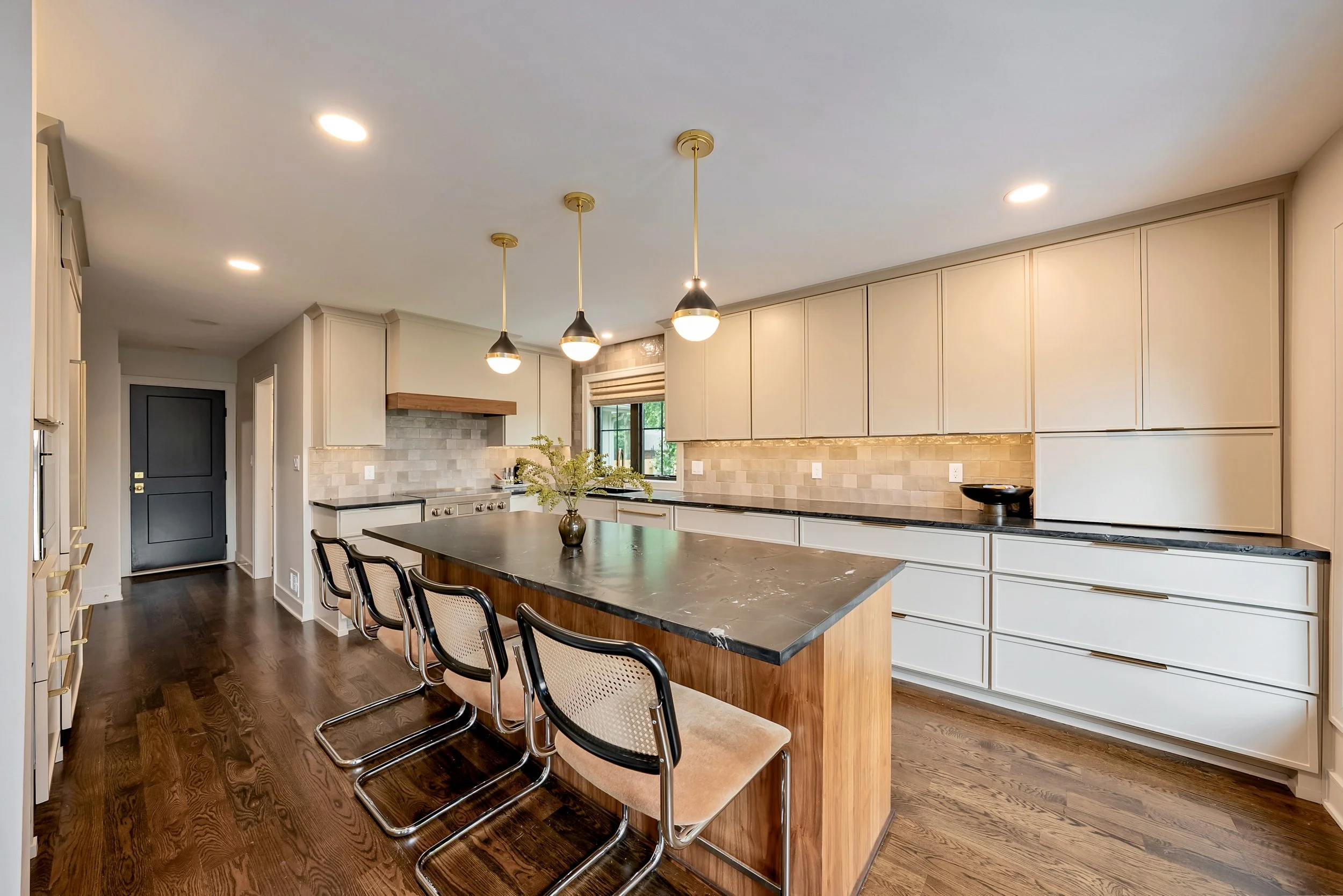 Kitchen (1).jpg