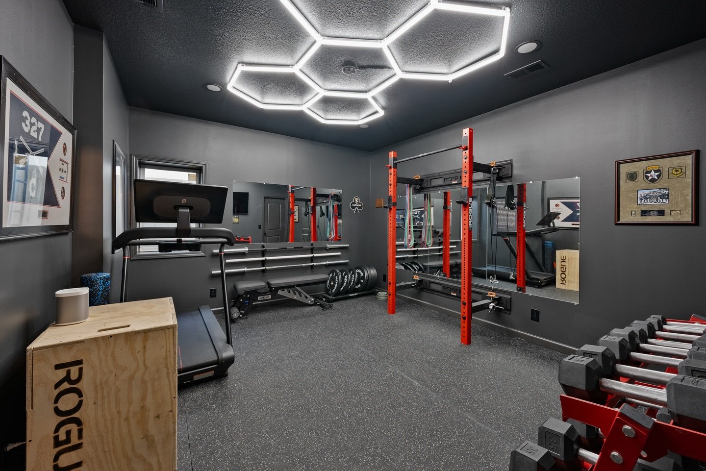 Check out this incredible transformation: From an unused guest room to a totally functional in-home gym! 🏋️&zwj;♀️

Fun fact: the wall-mounted rack actually folds down, so the space can still make room for a rollaway bed when the occasional guest co