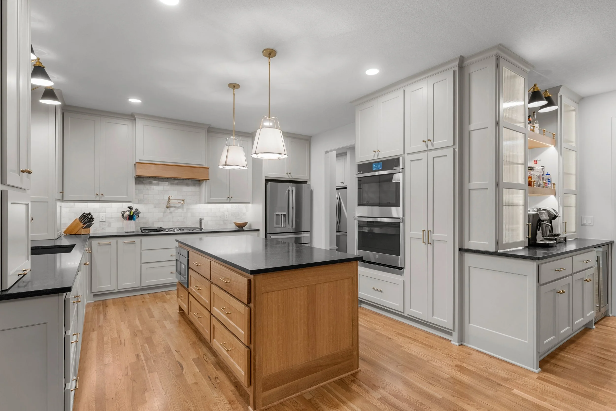 Leawood Kitchen Remodel: A Move-In Ready Transformation