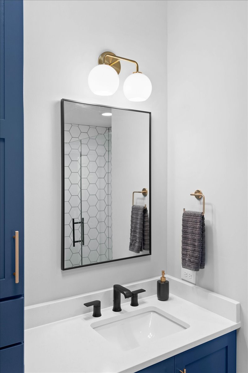 08-8013 W 116th st -8.jpg