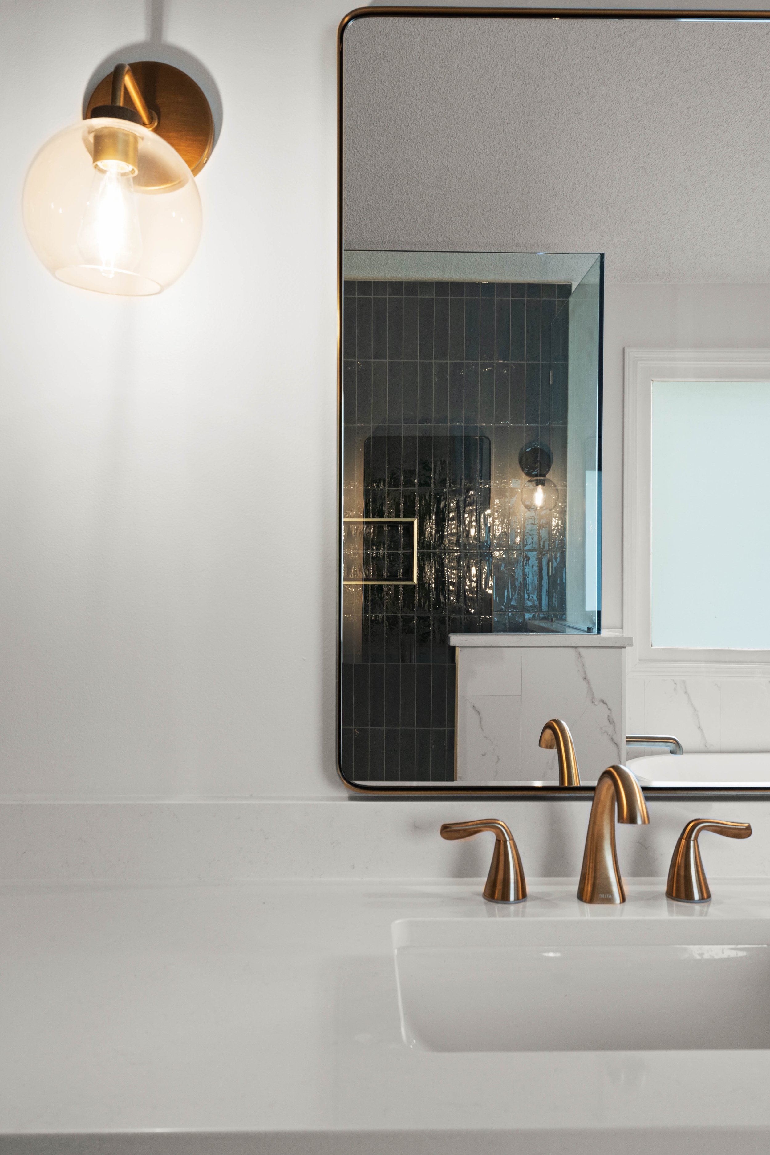 21-8017 W 122nd St-22.jpg