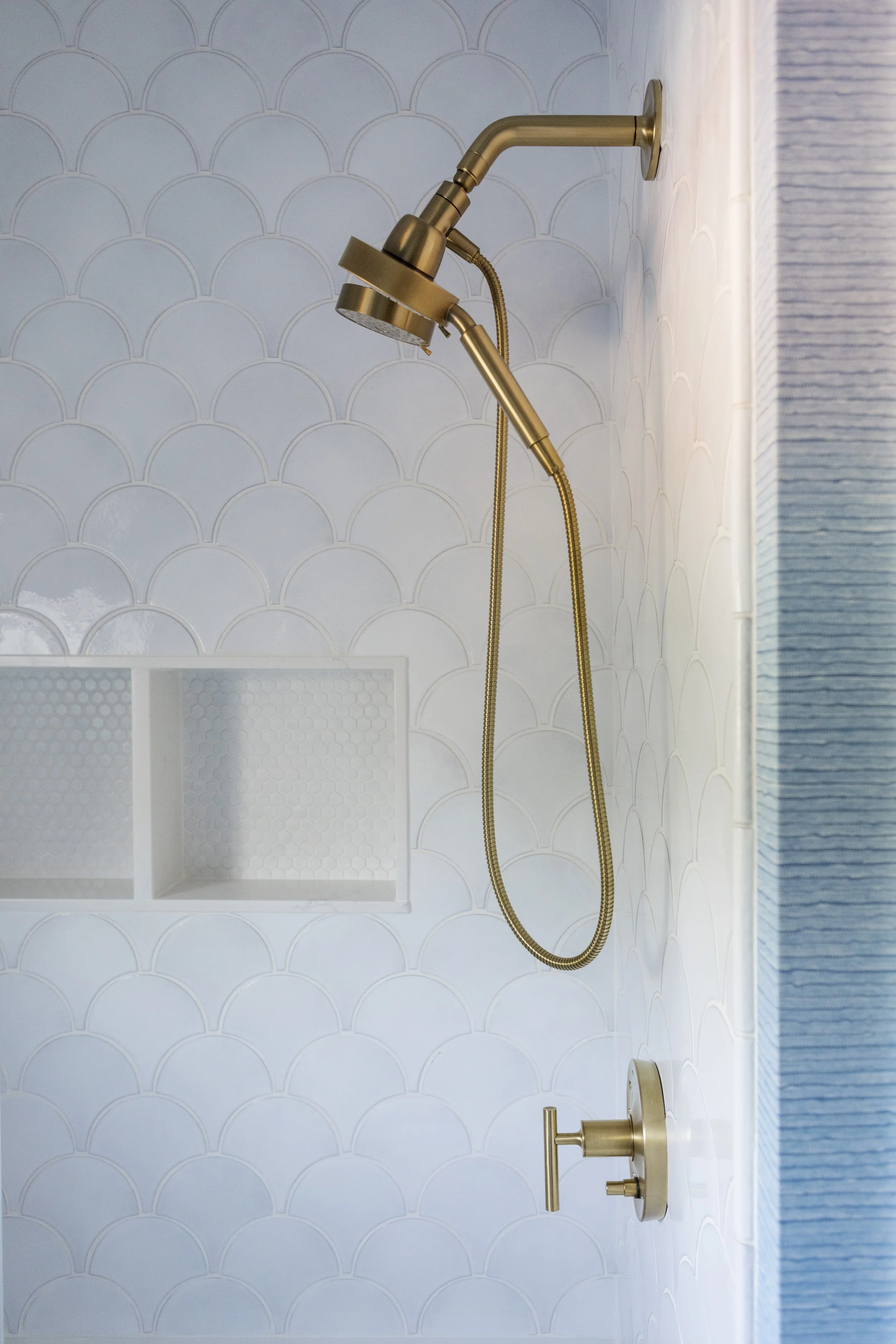 NarragansettPierNewBuild_kidsbathroom2.jpg