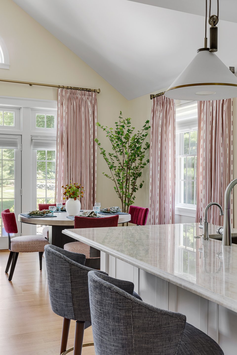 stonington-ct-breakfast-nook-round-table.jpg.jpg