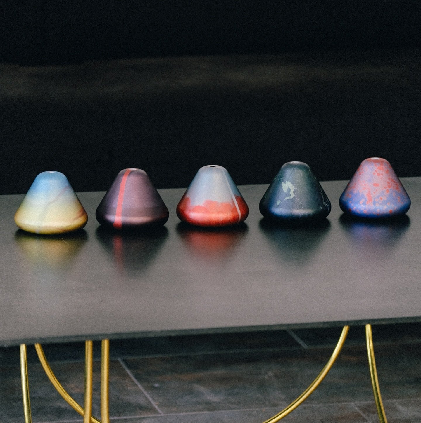 Limited Edition Apollo Pendant Lamp by @raphaelkadid - Showcased at echoes: Bridging Craftsmanship and Contemporary Design (2024)

In collaboration with @bwbsurfacetechnology, designer Raphael Kadid has reimagined his Apollo lamp in a series of 5 lim