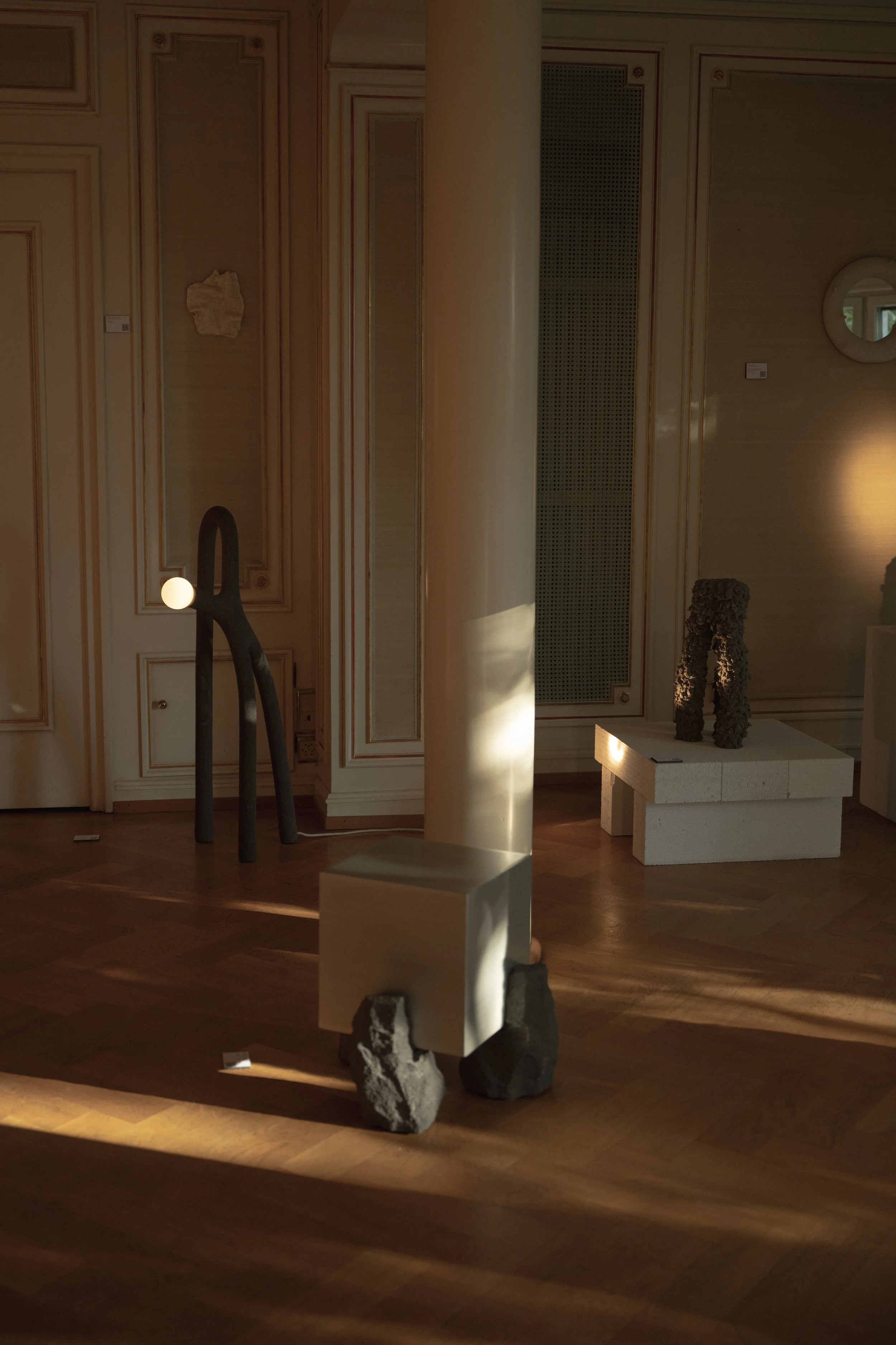 Studio H. Fernández, Primario Side Table Basalto Collective 02.jpg